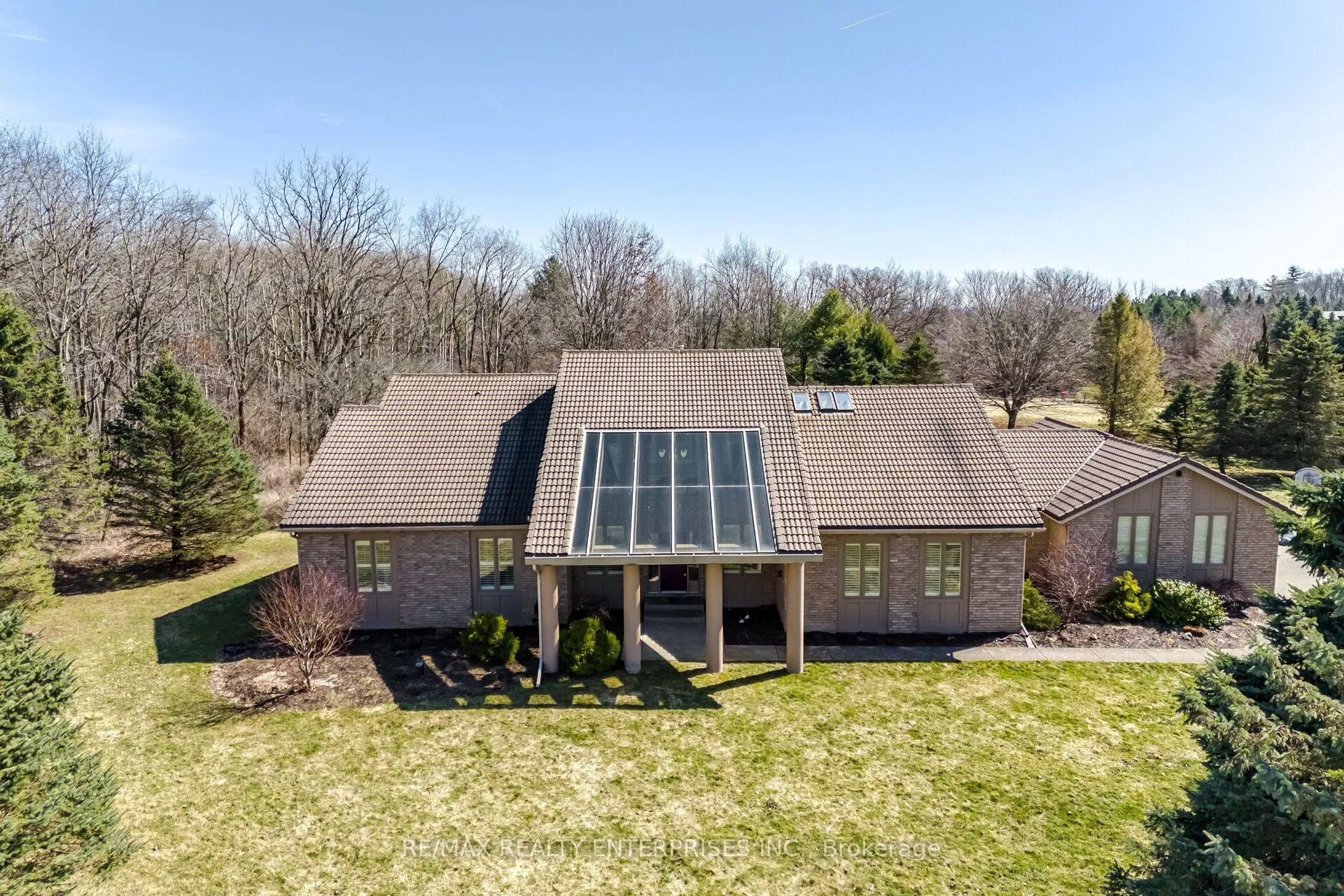 2 Stoney Brae Street