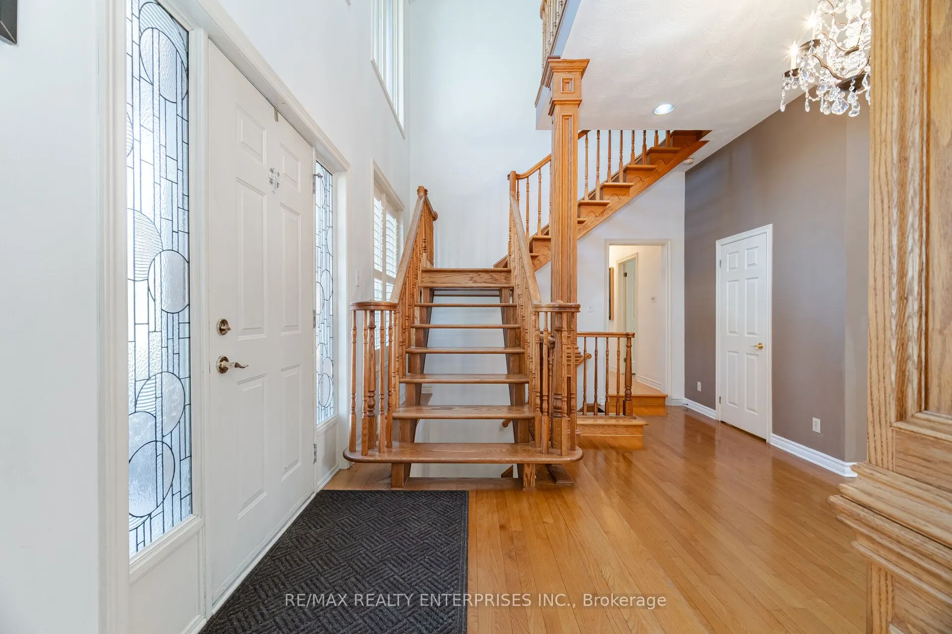 2 Stoney Brae Street