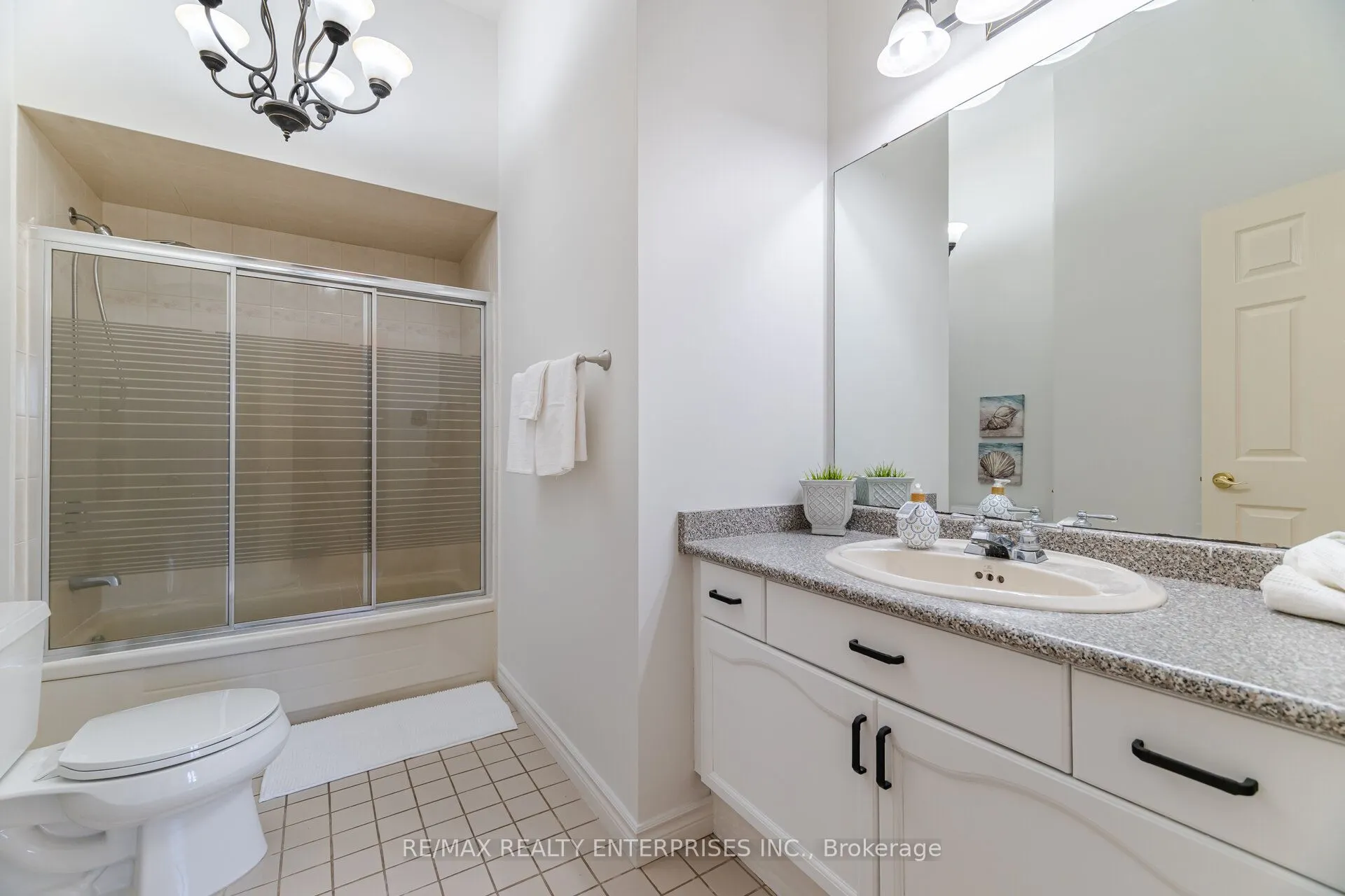 2 Stoney Brae Street