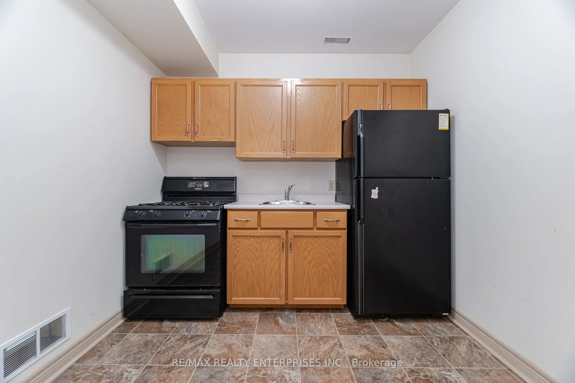 2 Stoney Brae Street