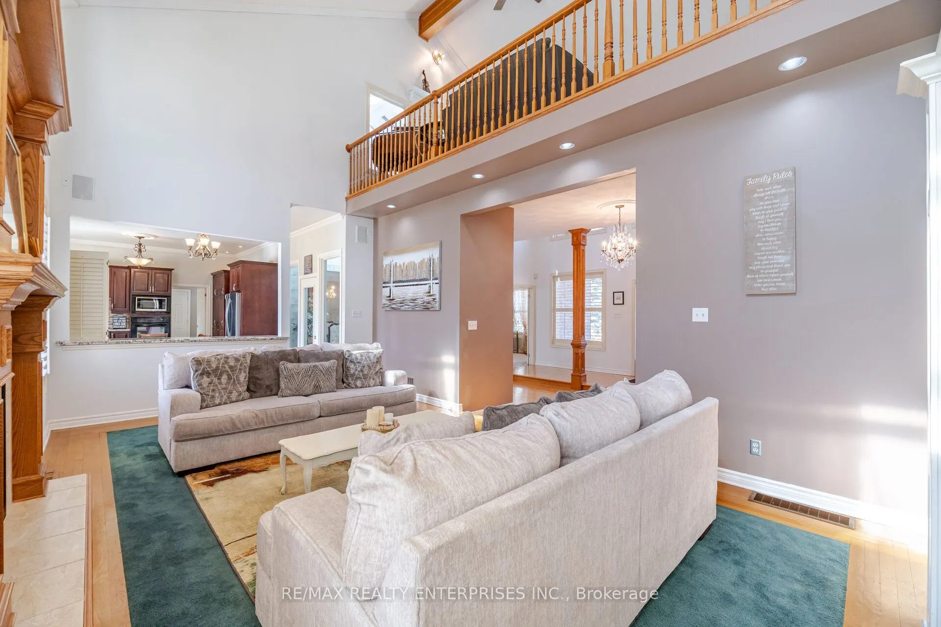 2 Stoney Brae Street