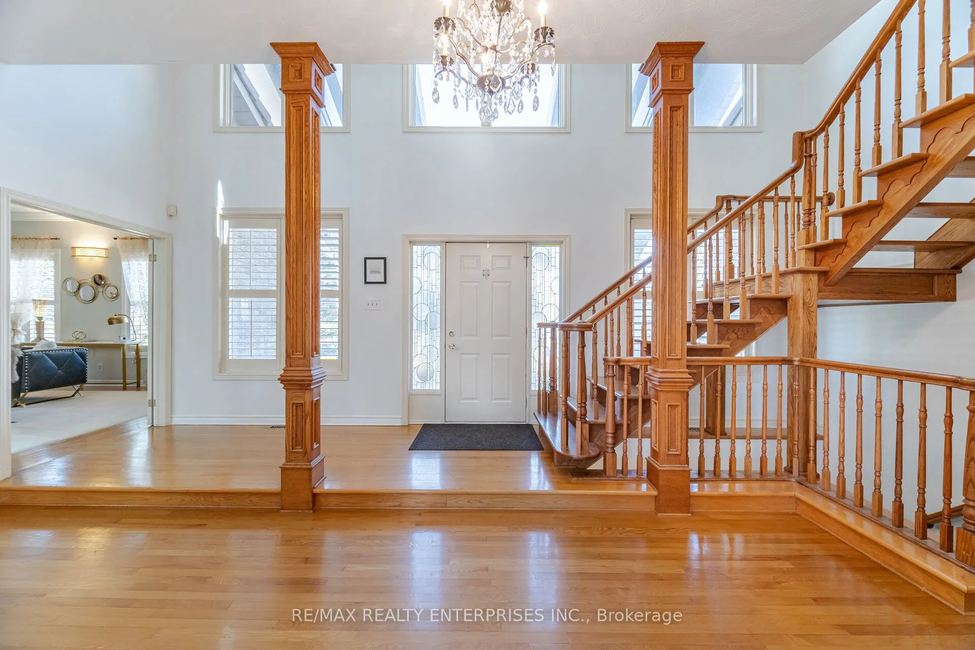 2 Stoney Brae Street
