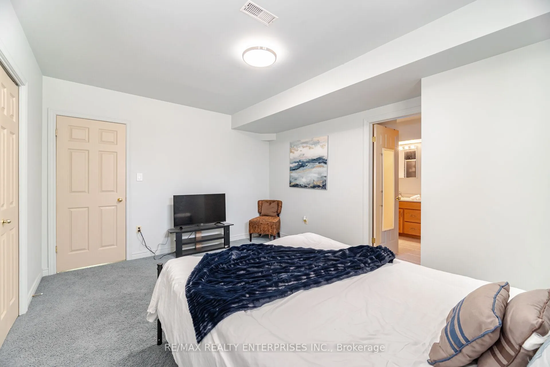 2 Stoney Brae Street