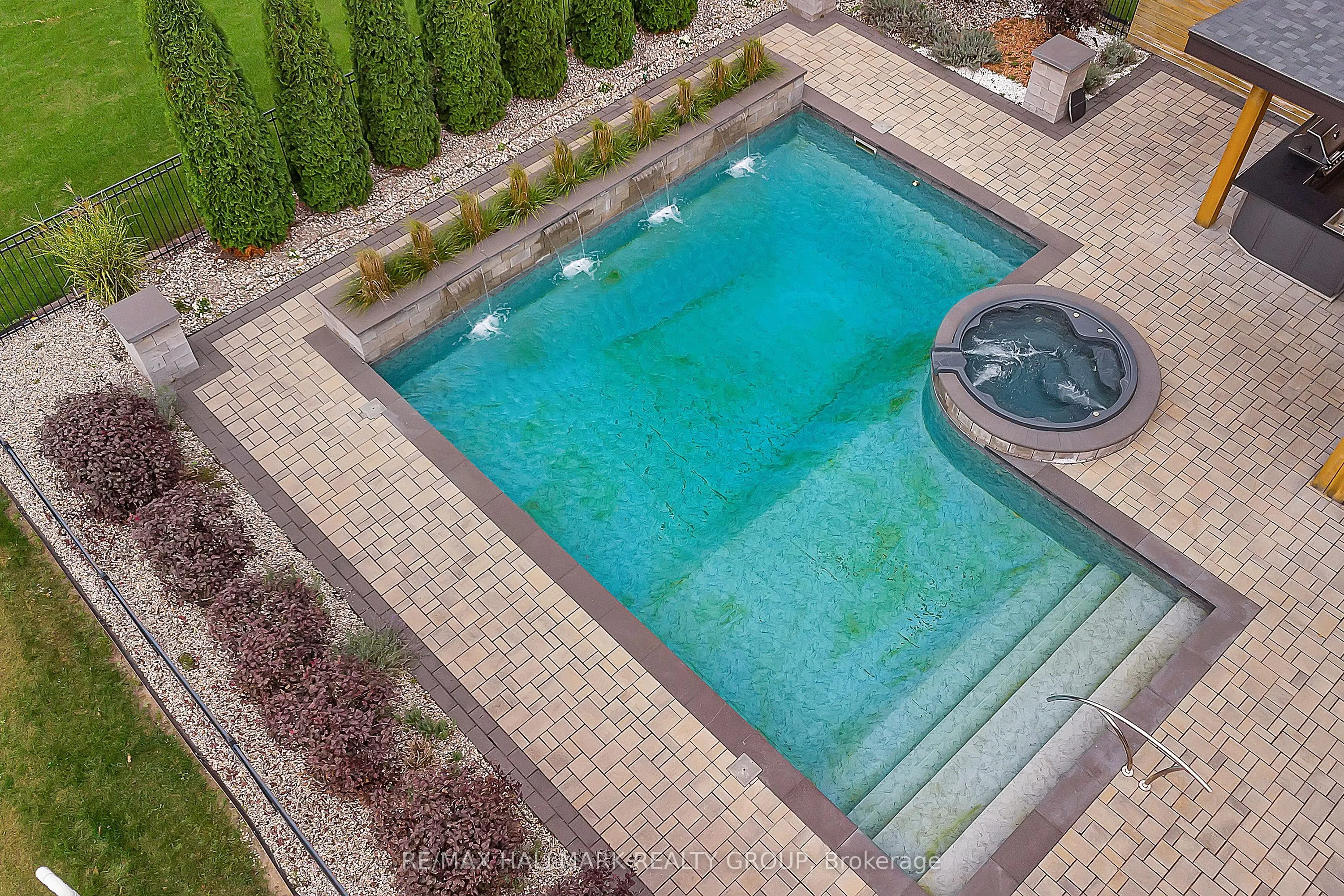 5813 Red Castle Ridge