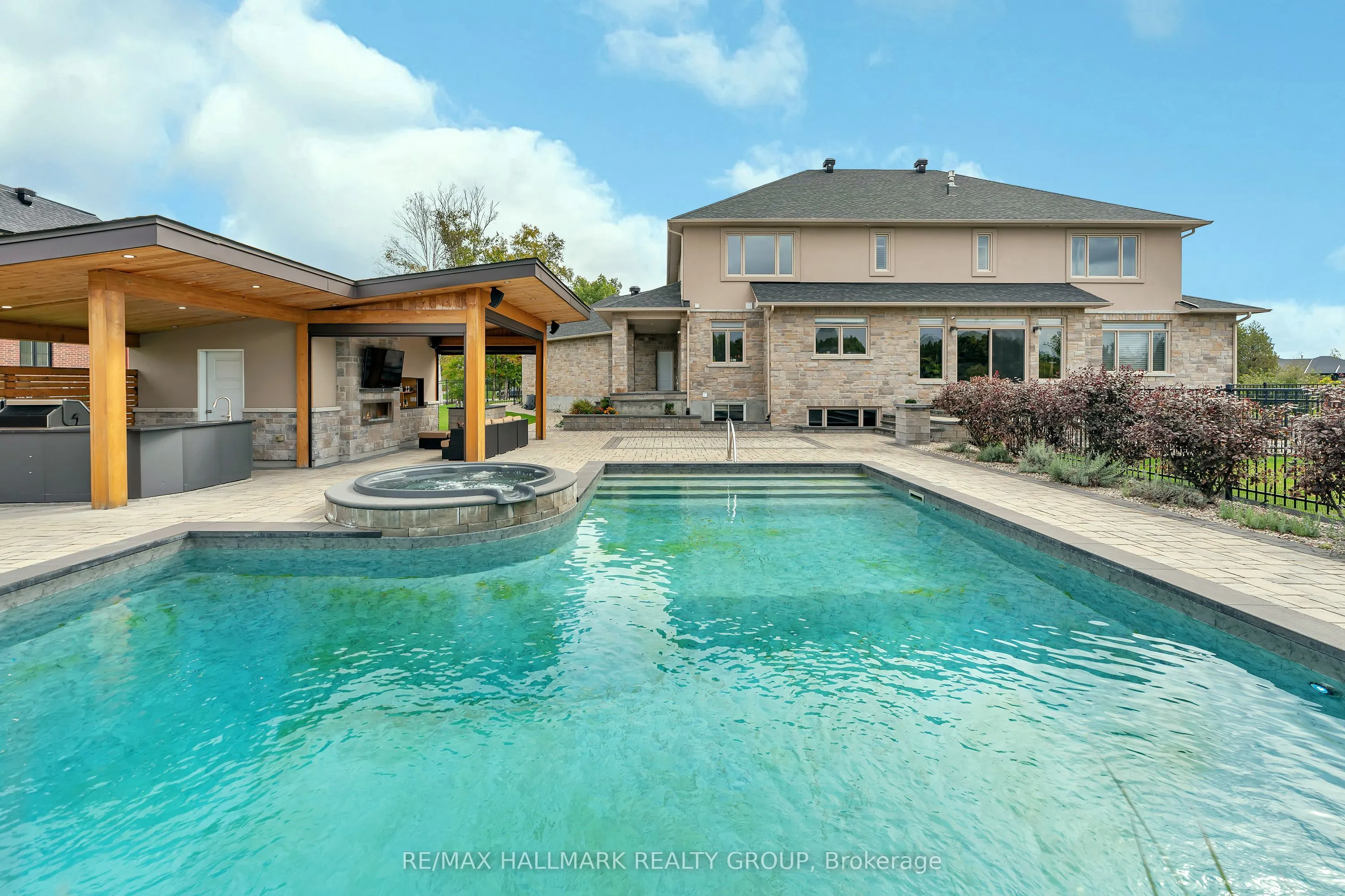 5813 Red Castle Ridge