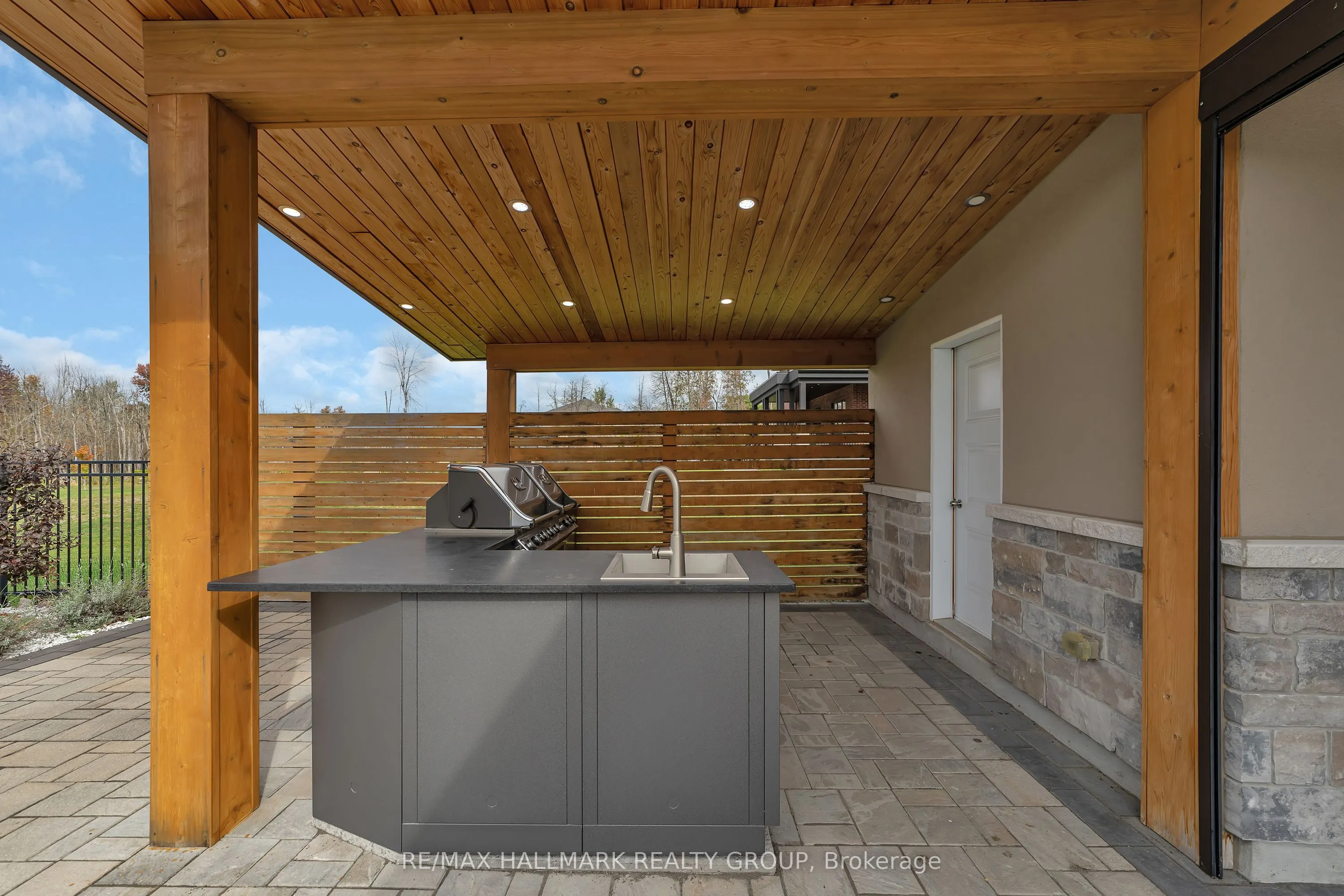 5813 Red Castle Ridge