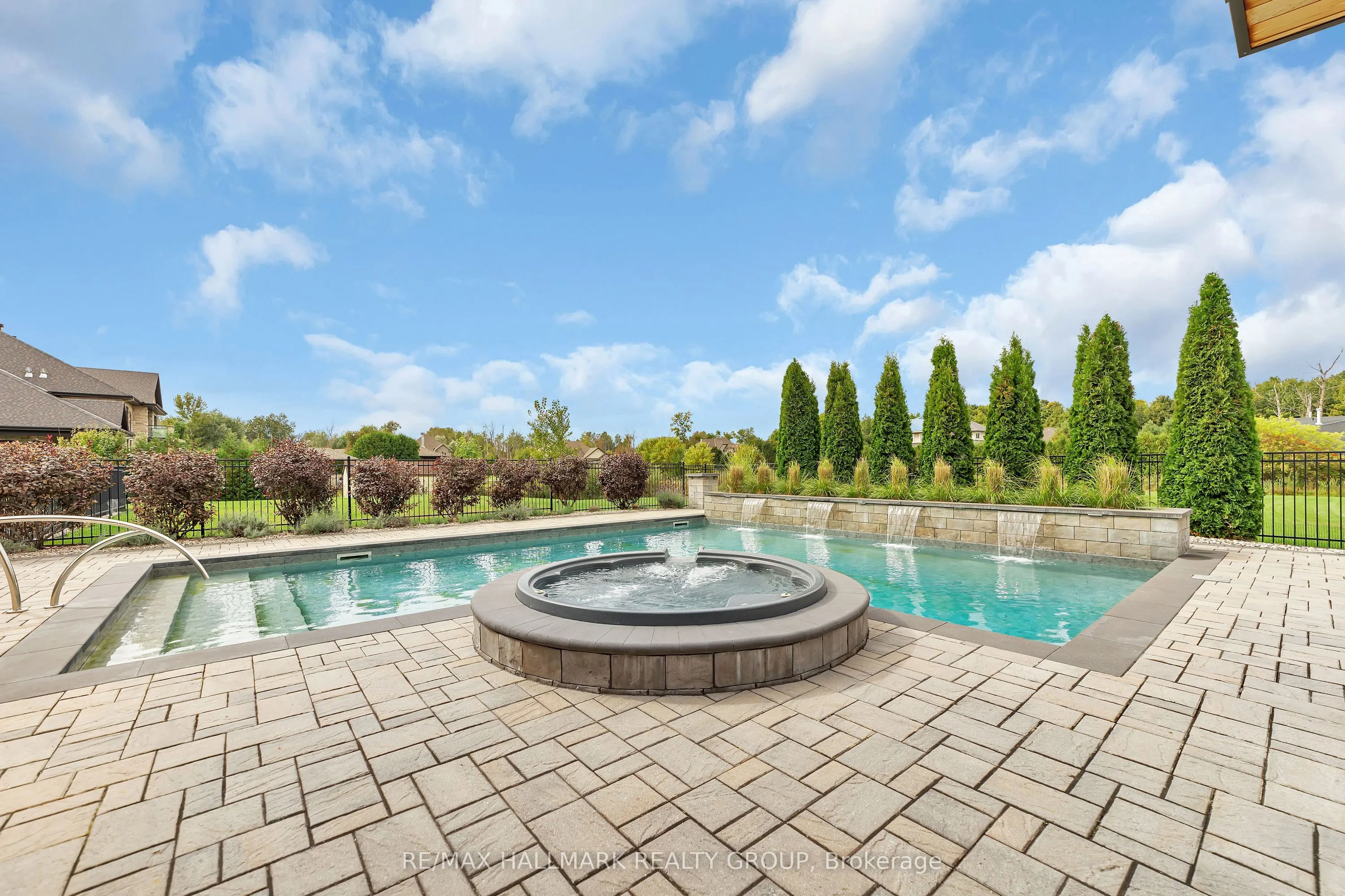 5813 Red Castle Ridge