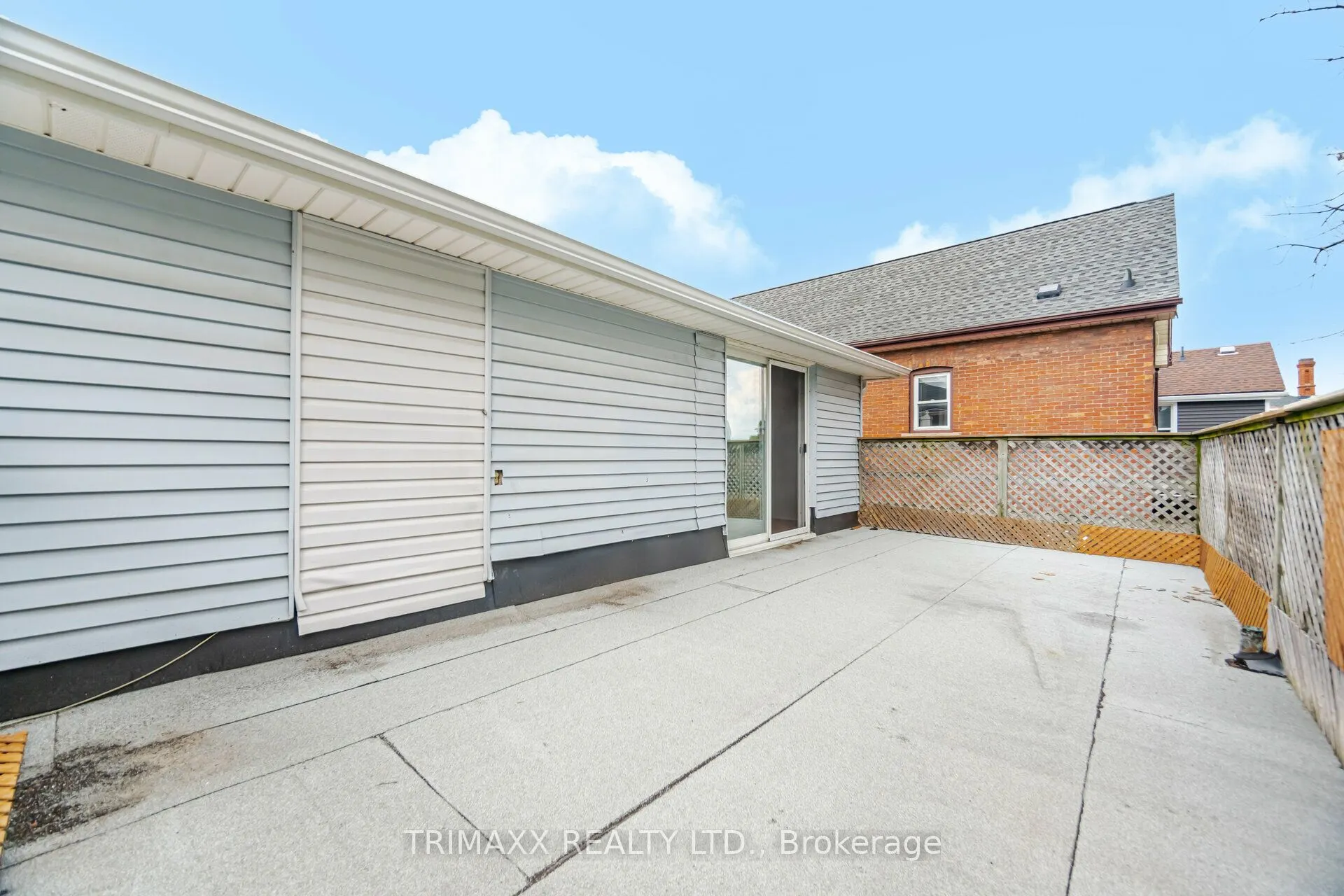 62 Pine Street N