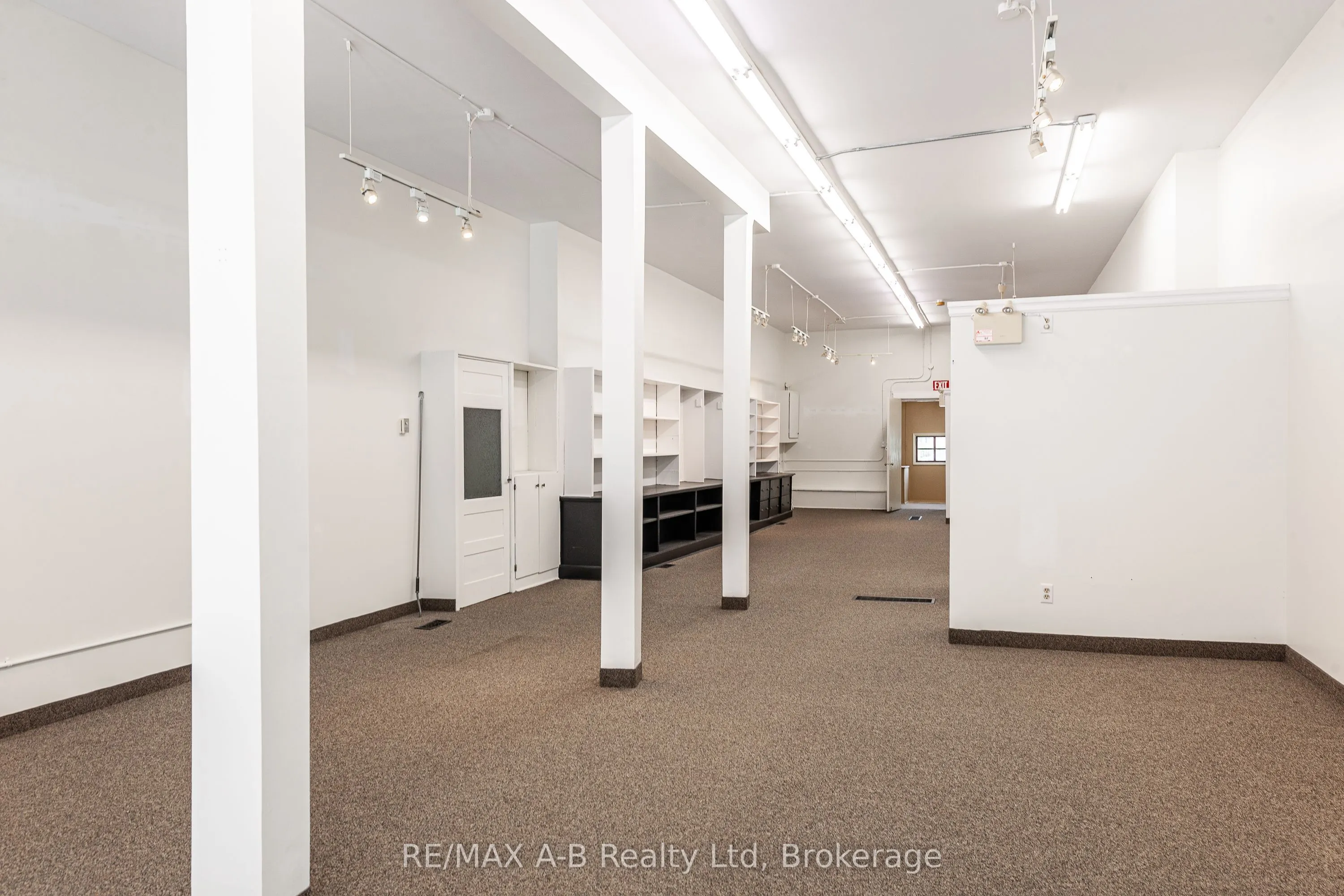 141-143 Queen Street E