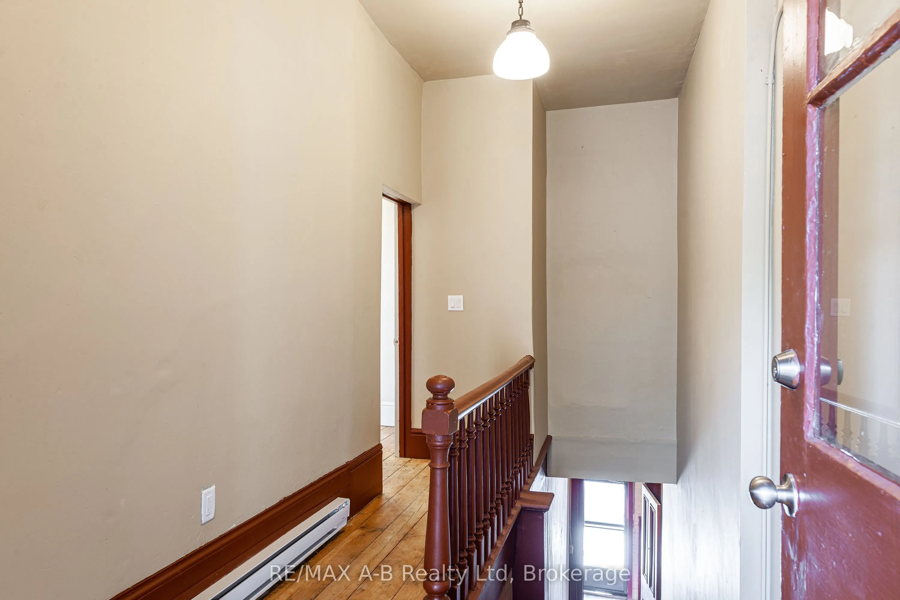 141-143 Queen Street E