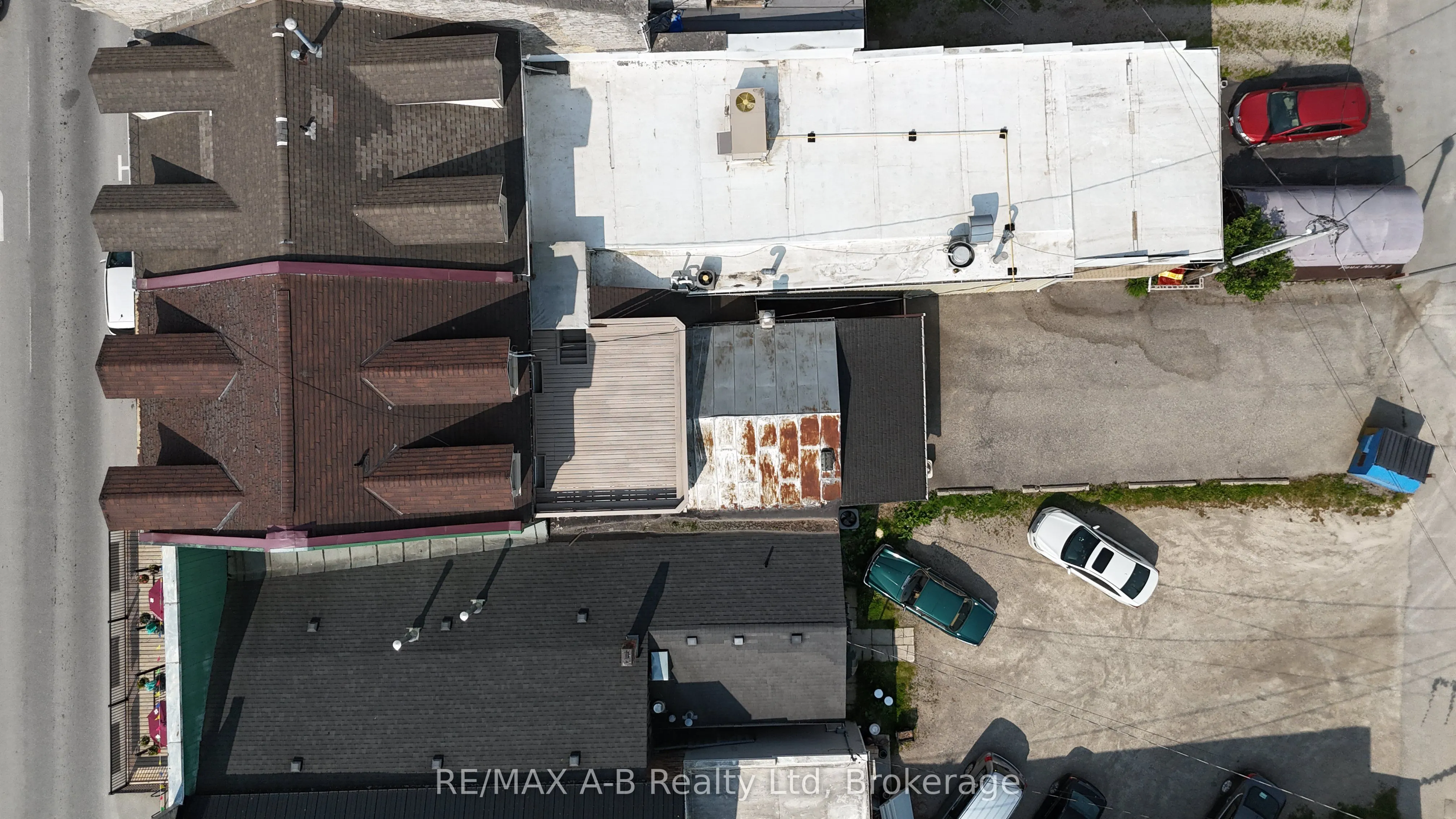 141-143 Queen Street E