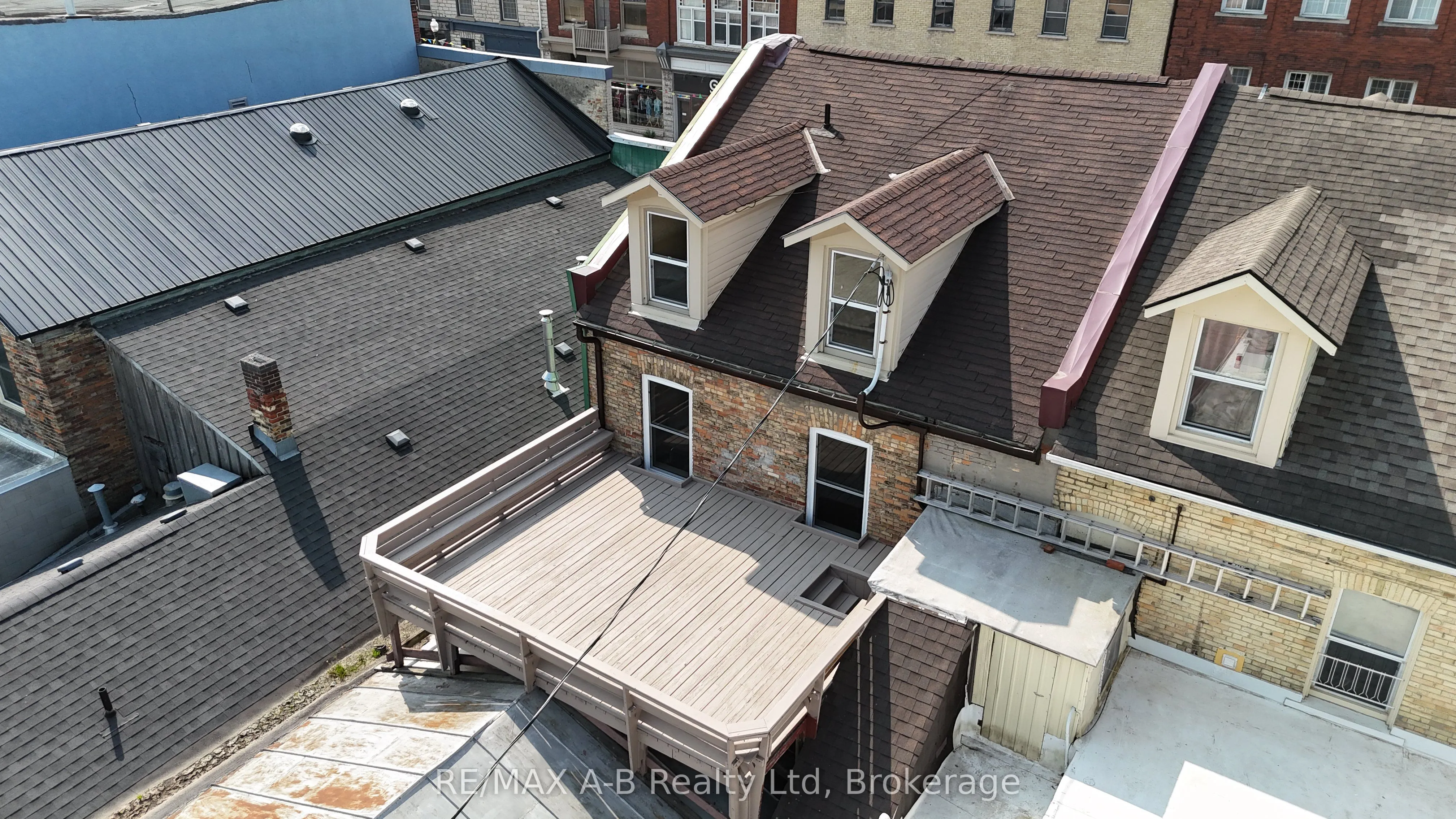 141-143 Queen Street E
