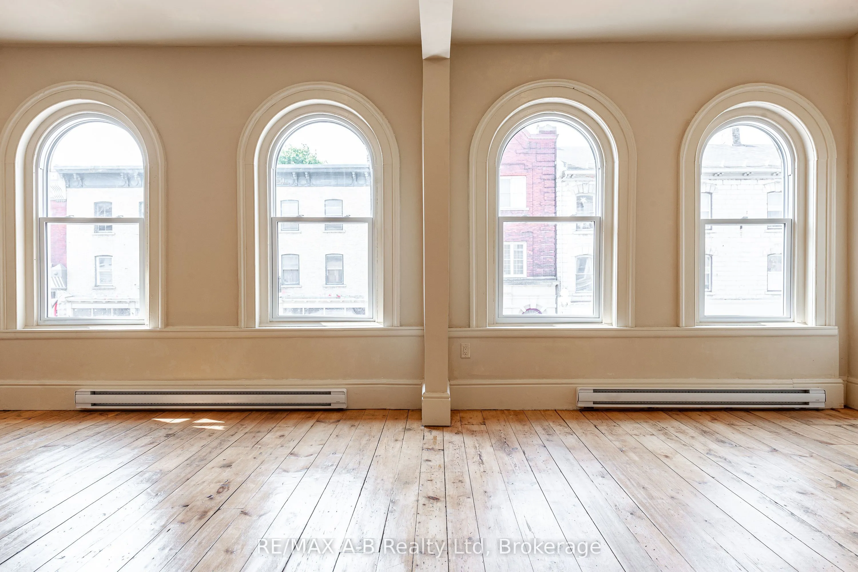 141-143 Queen Street E
