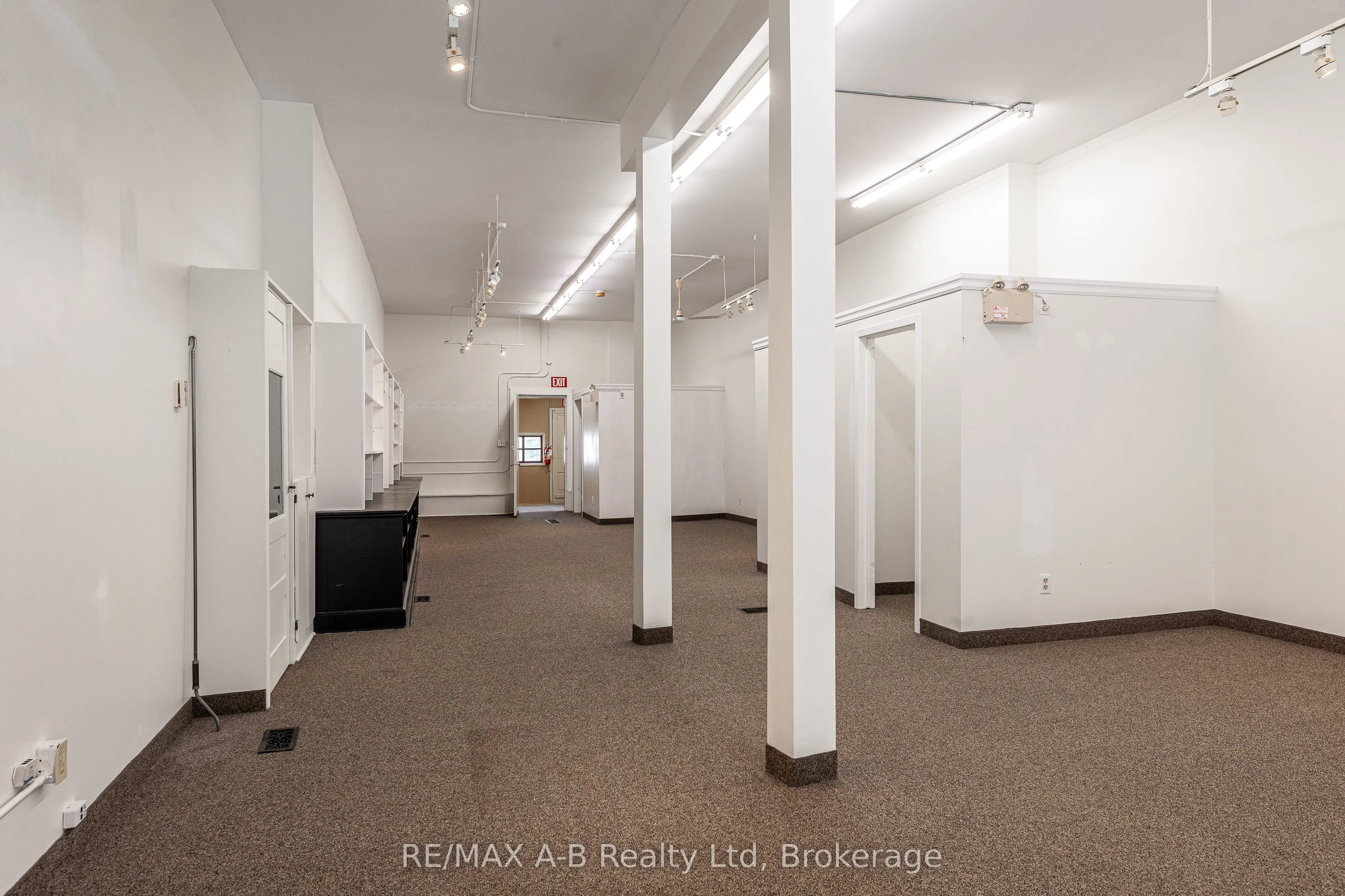 141-143 Queen Street E