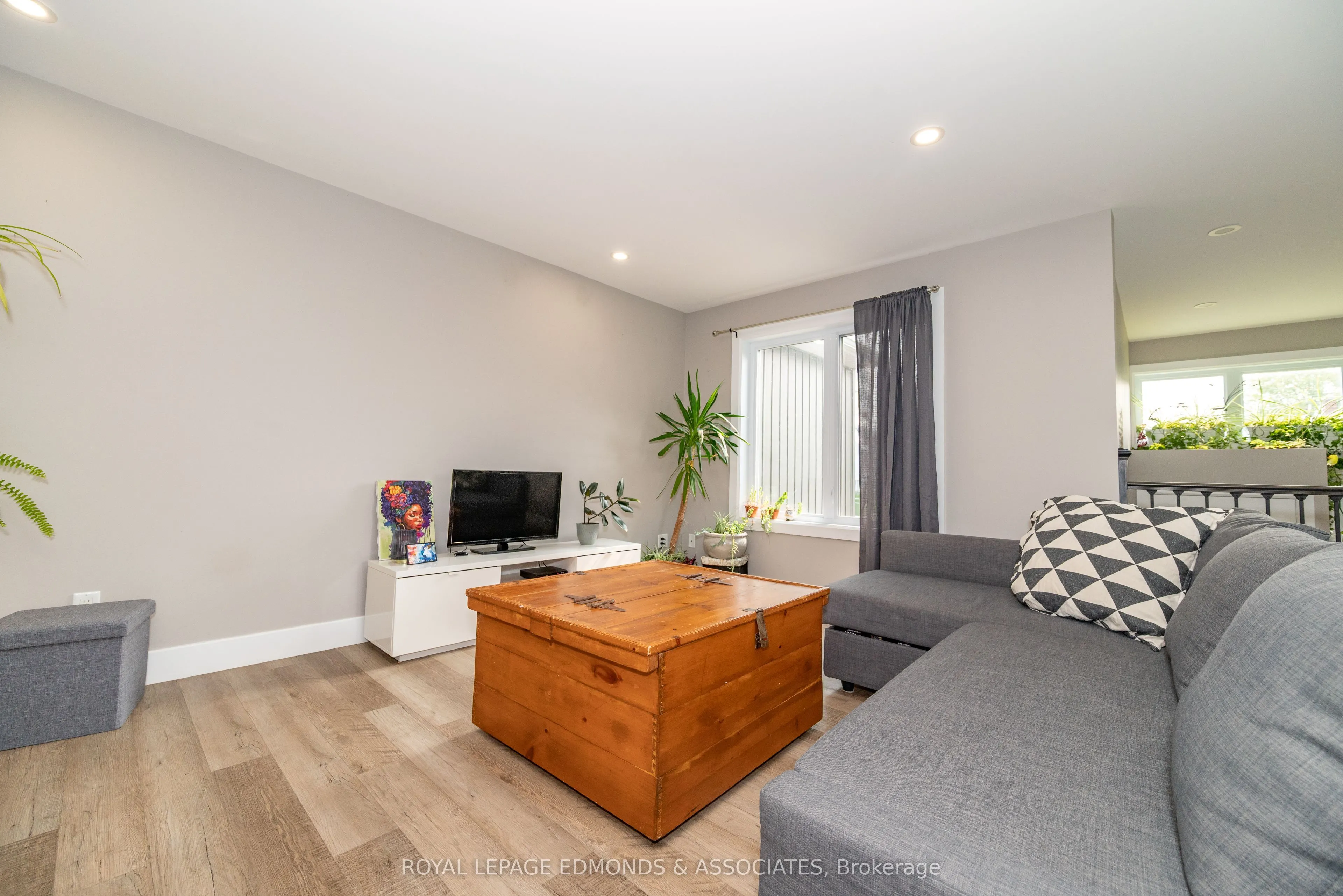 464 Dominion Street