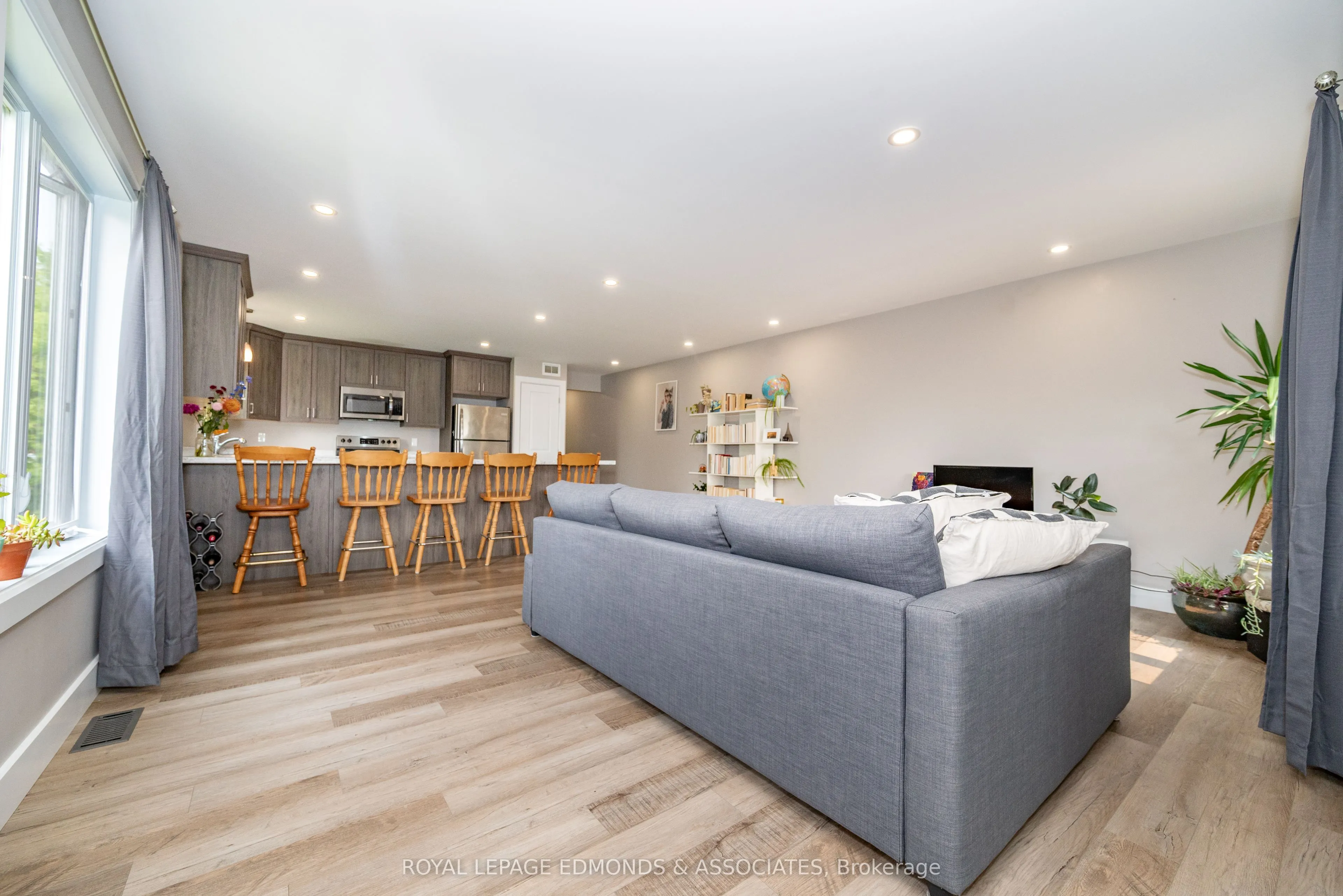 464 Dominion Street