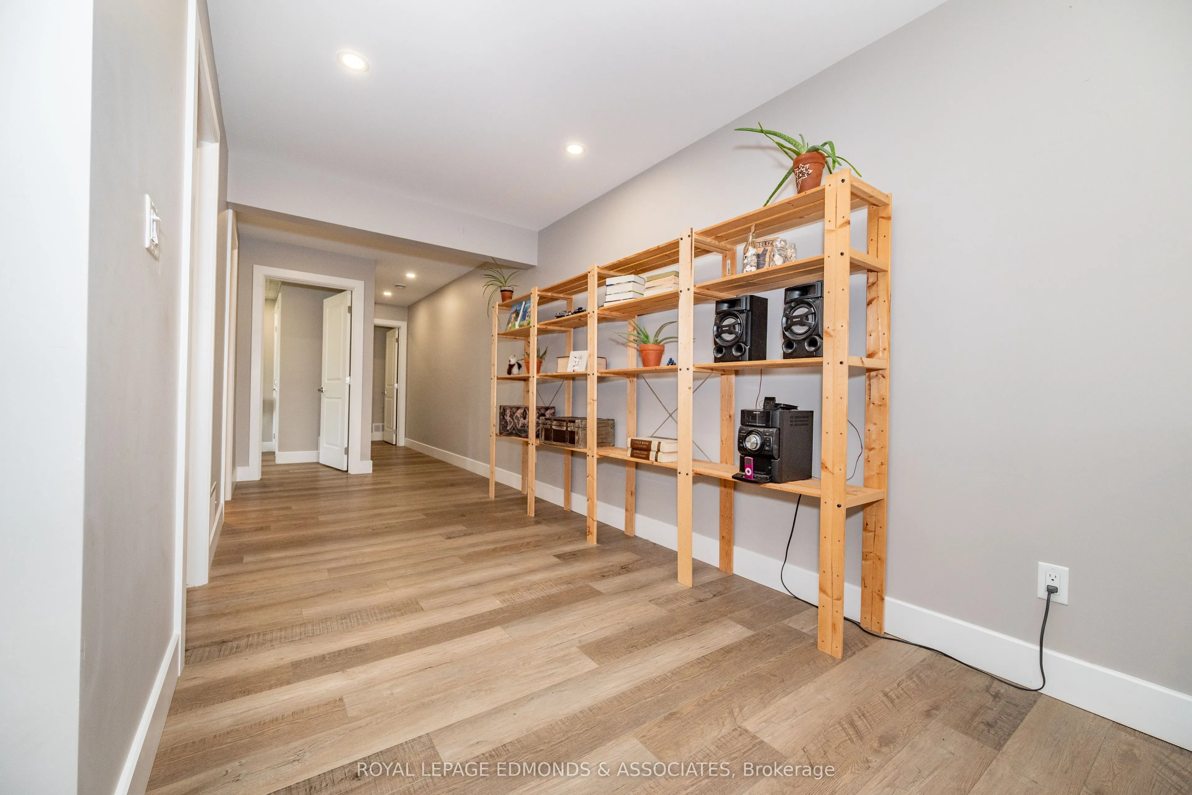 464 Dominion Street