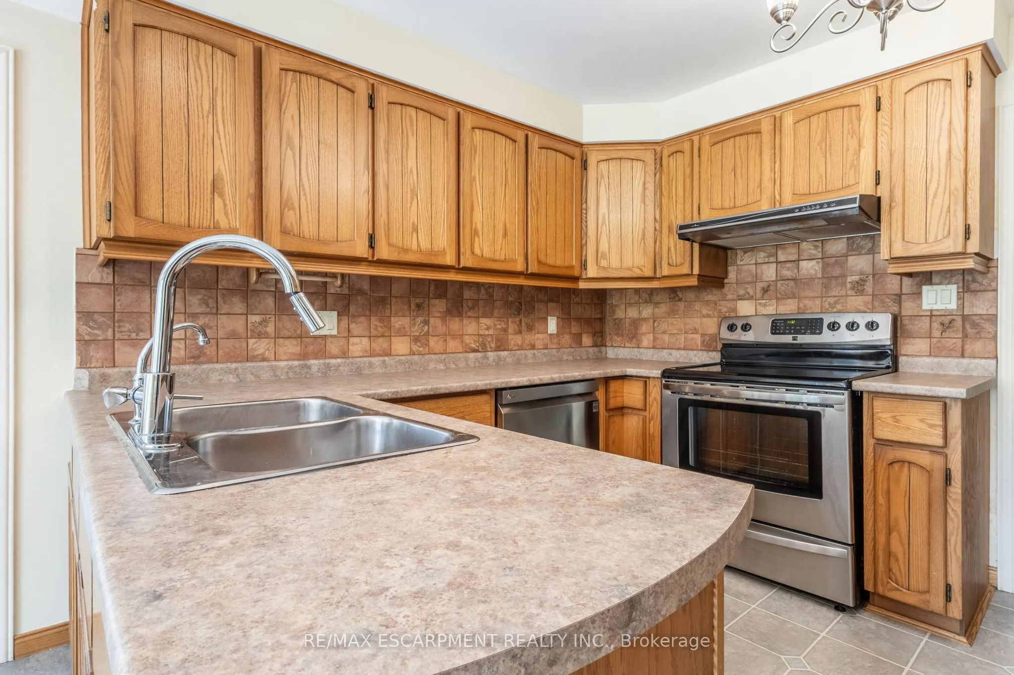 11 Bridlewood Drive