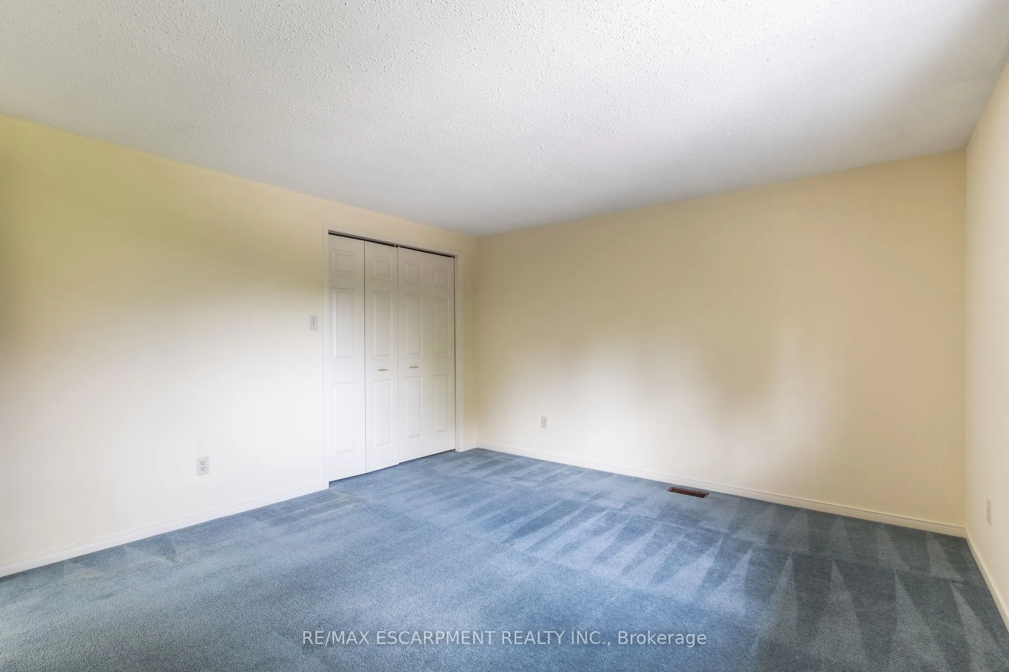 11 Bridlewood Drive