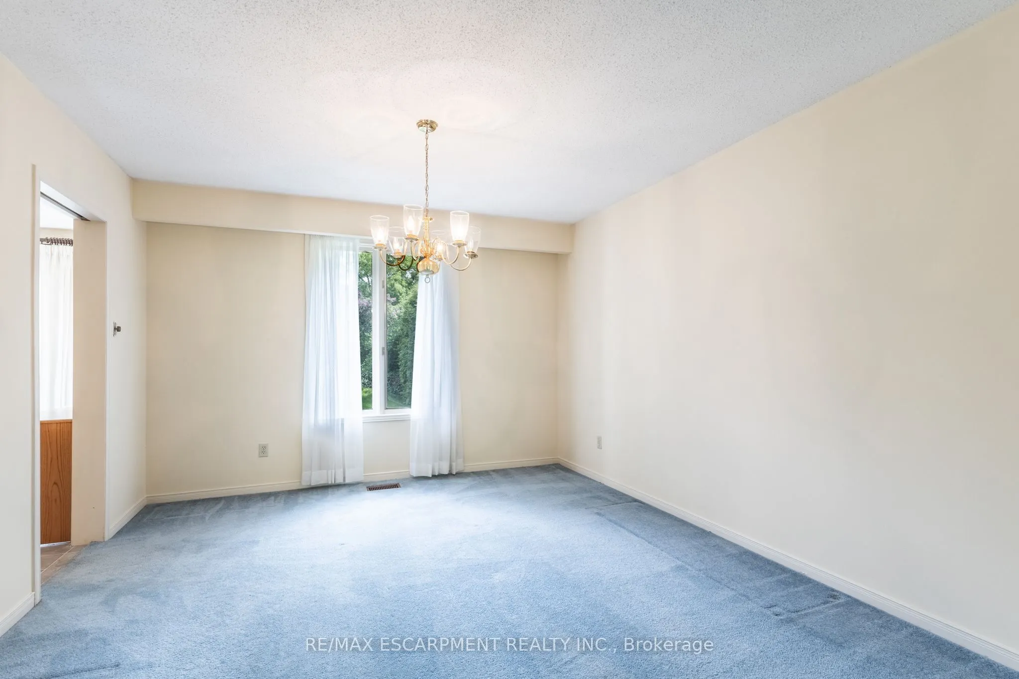11 Bridlewood Drive
