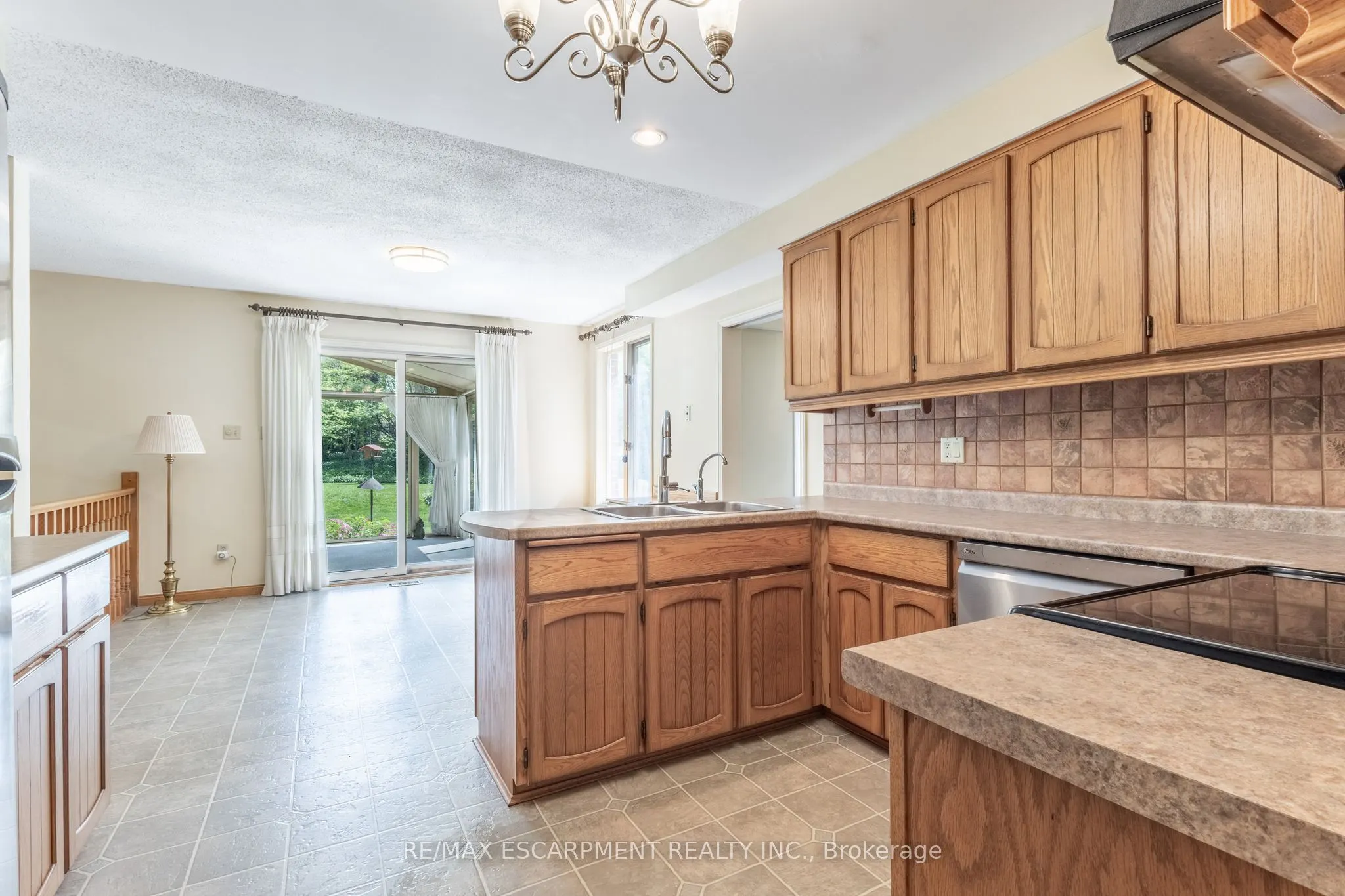 11 Bridlewood Drive