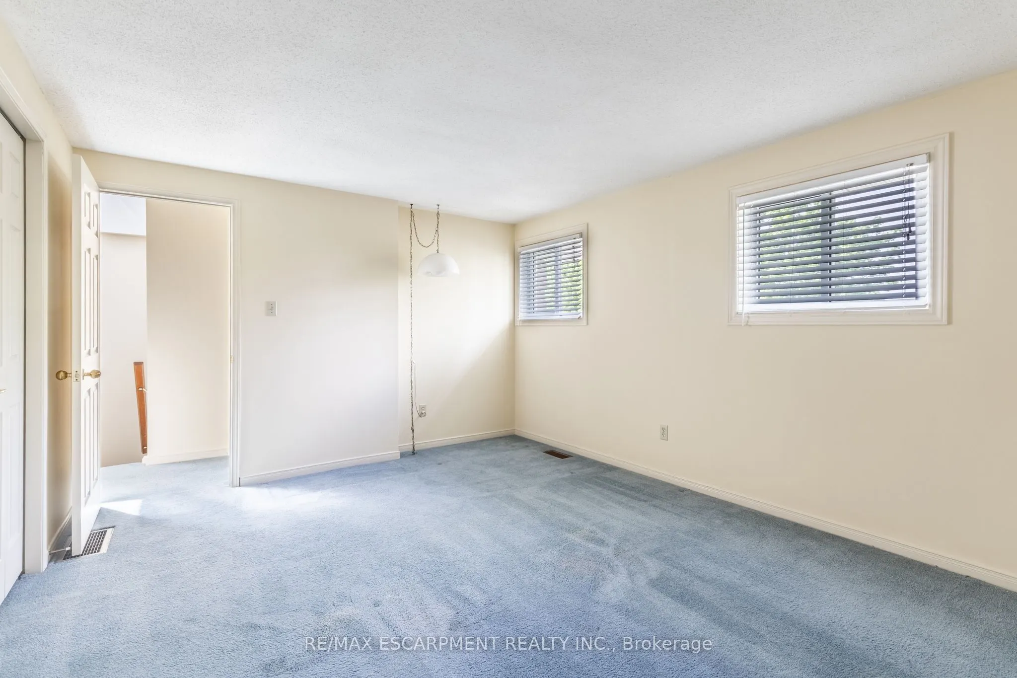 11 Bridlewood Drive