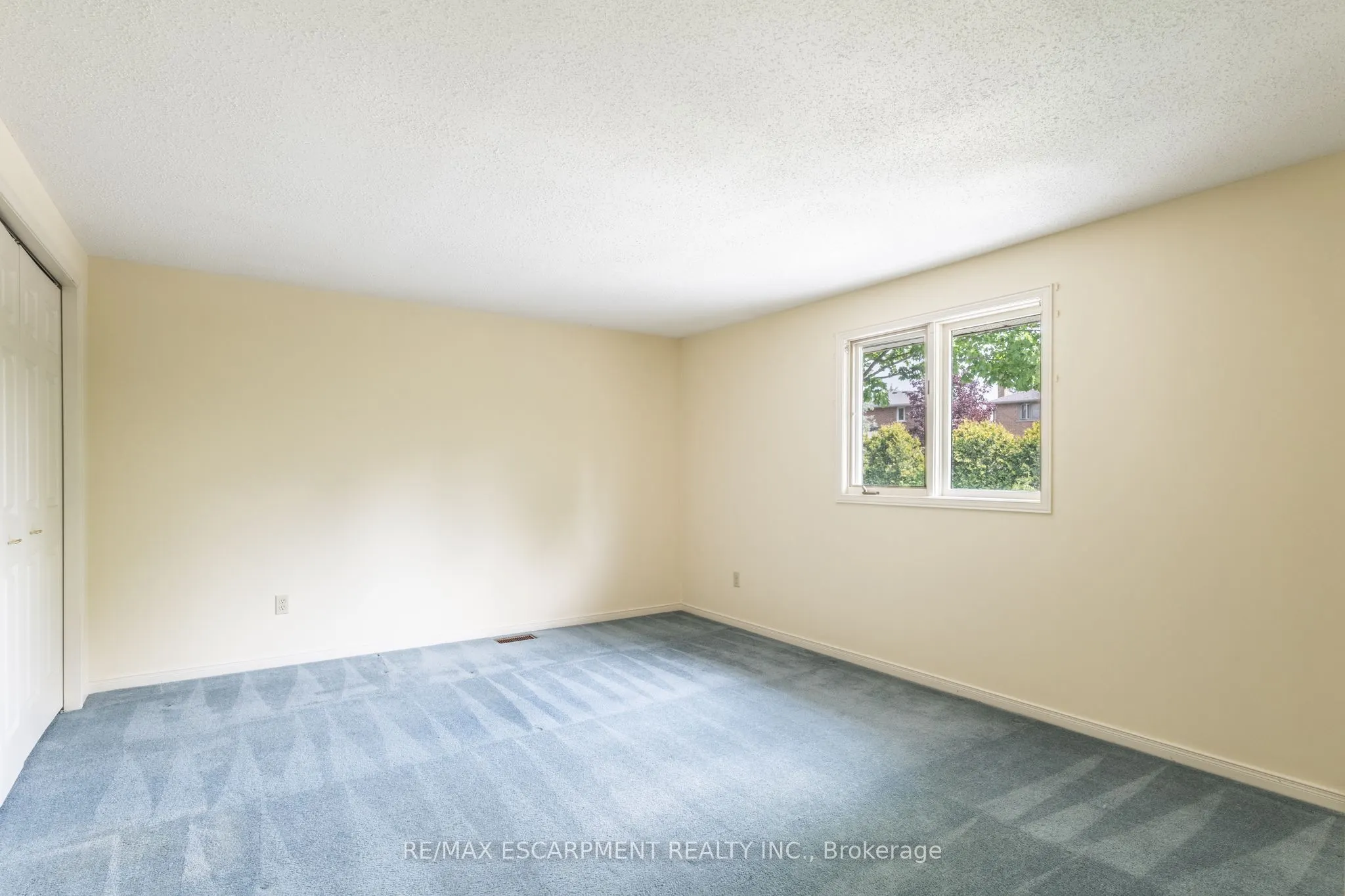 11 Bridlewood Drive