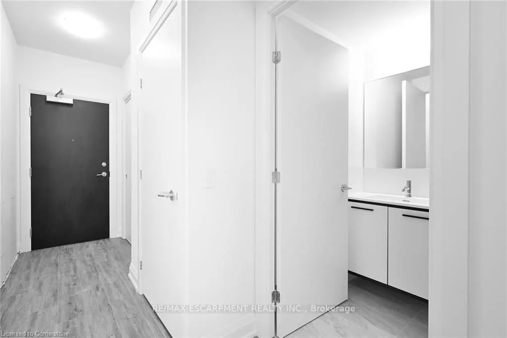 385 WINSTON Road, #901