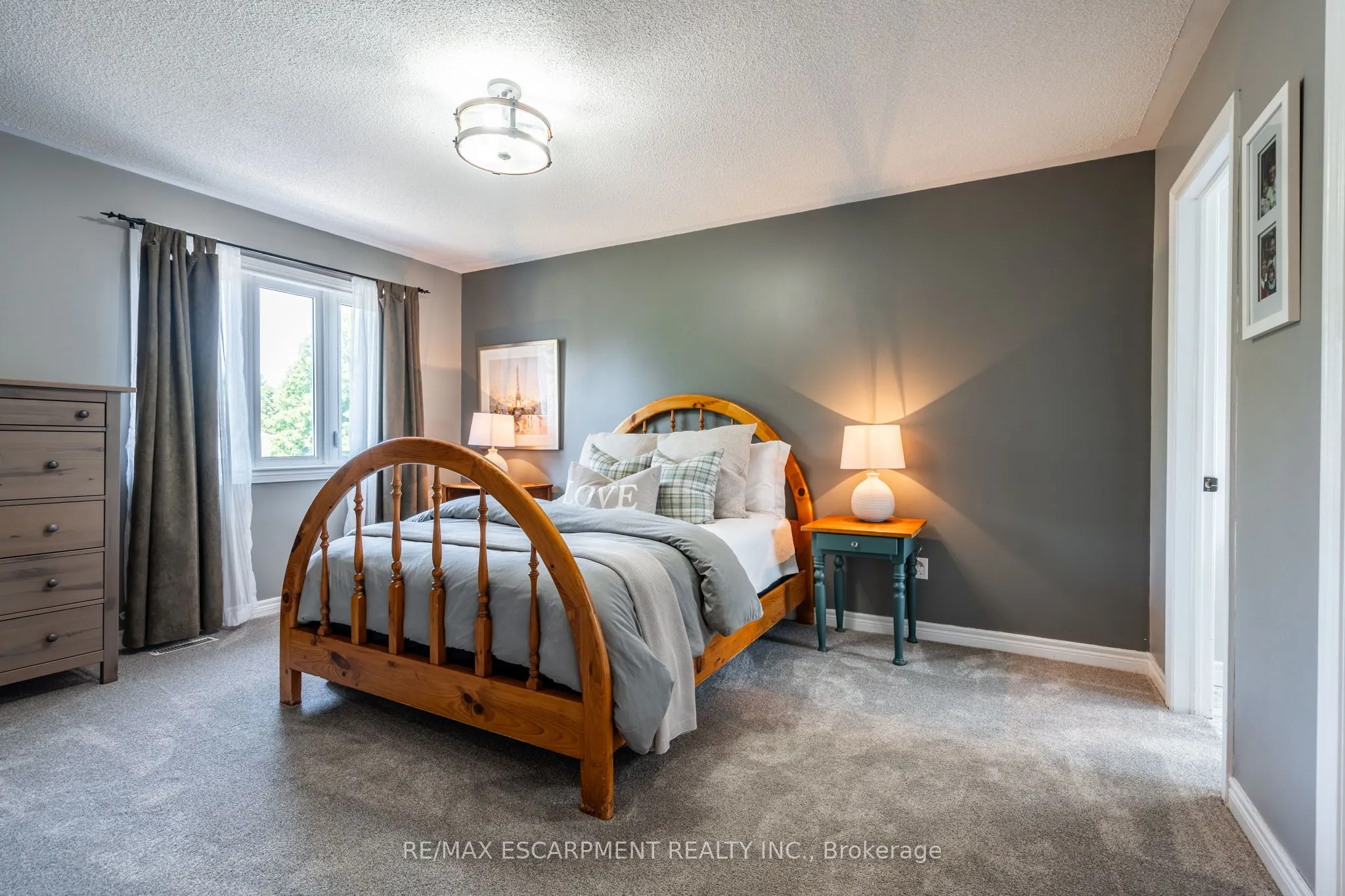 19 Savona Crescent