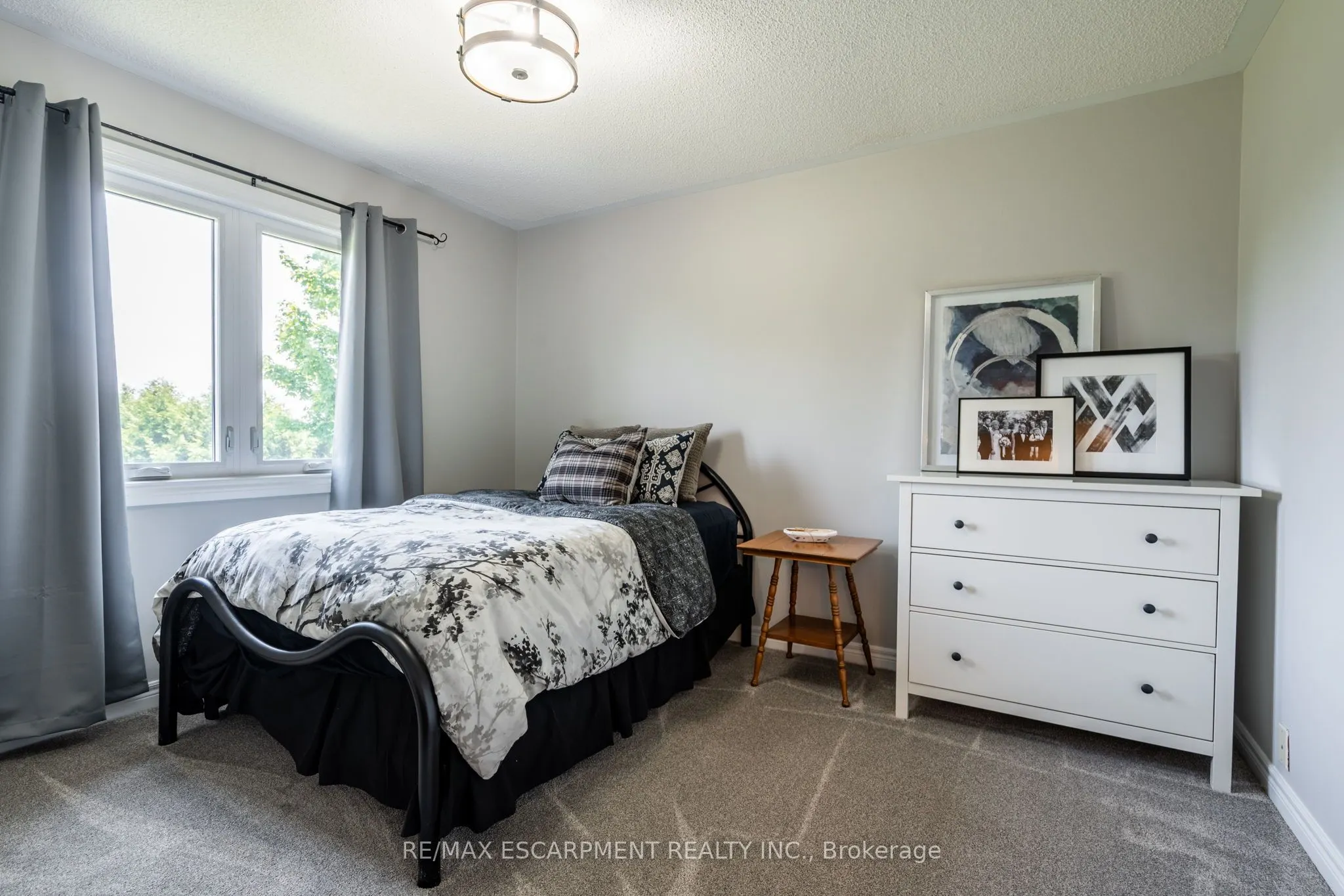 19 Savona Crescent