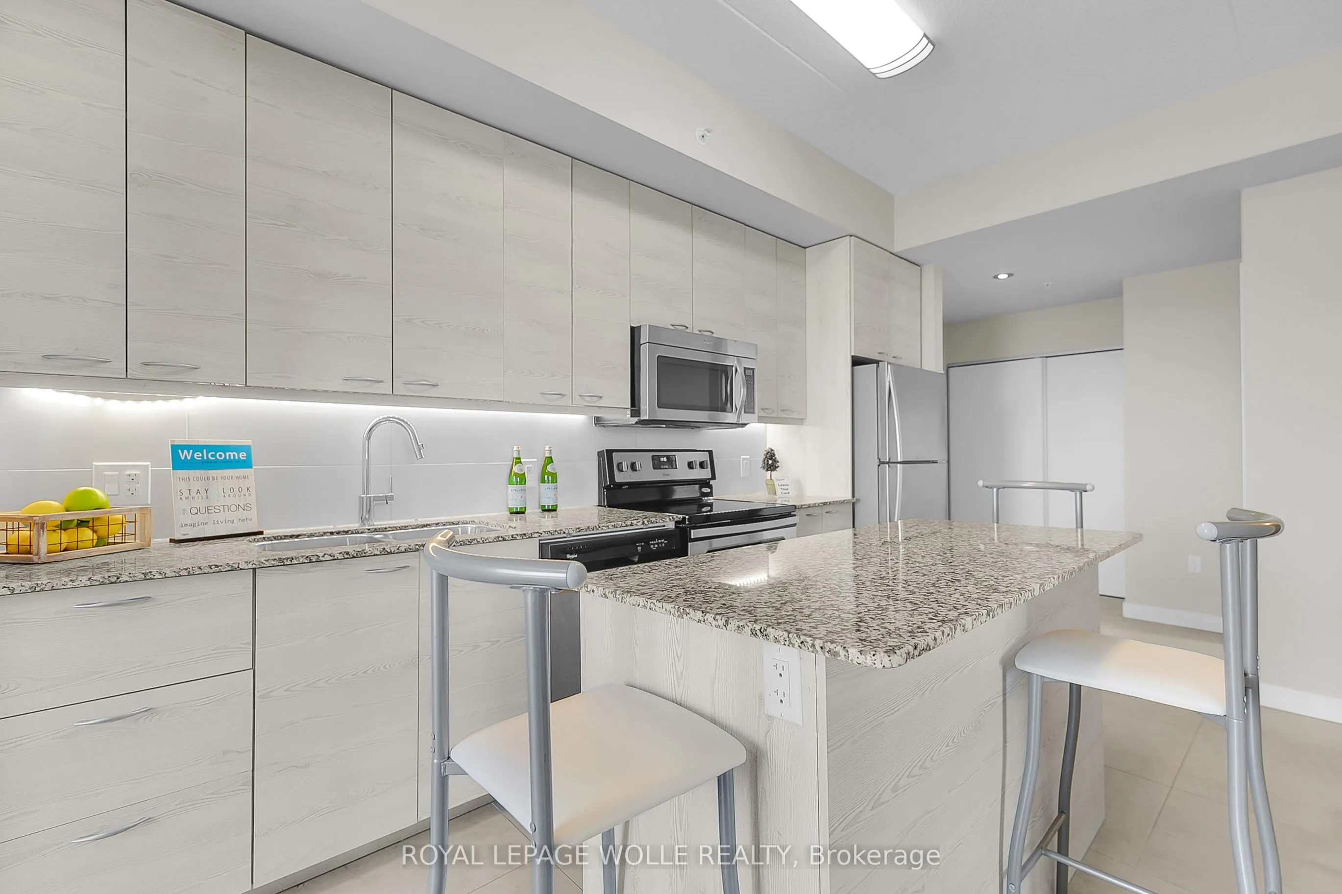 280 Lester Street #404