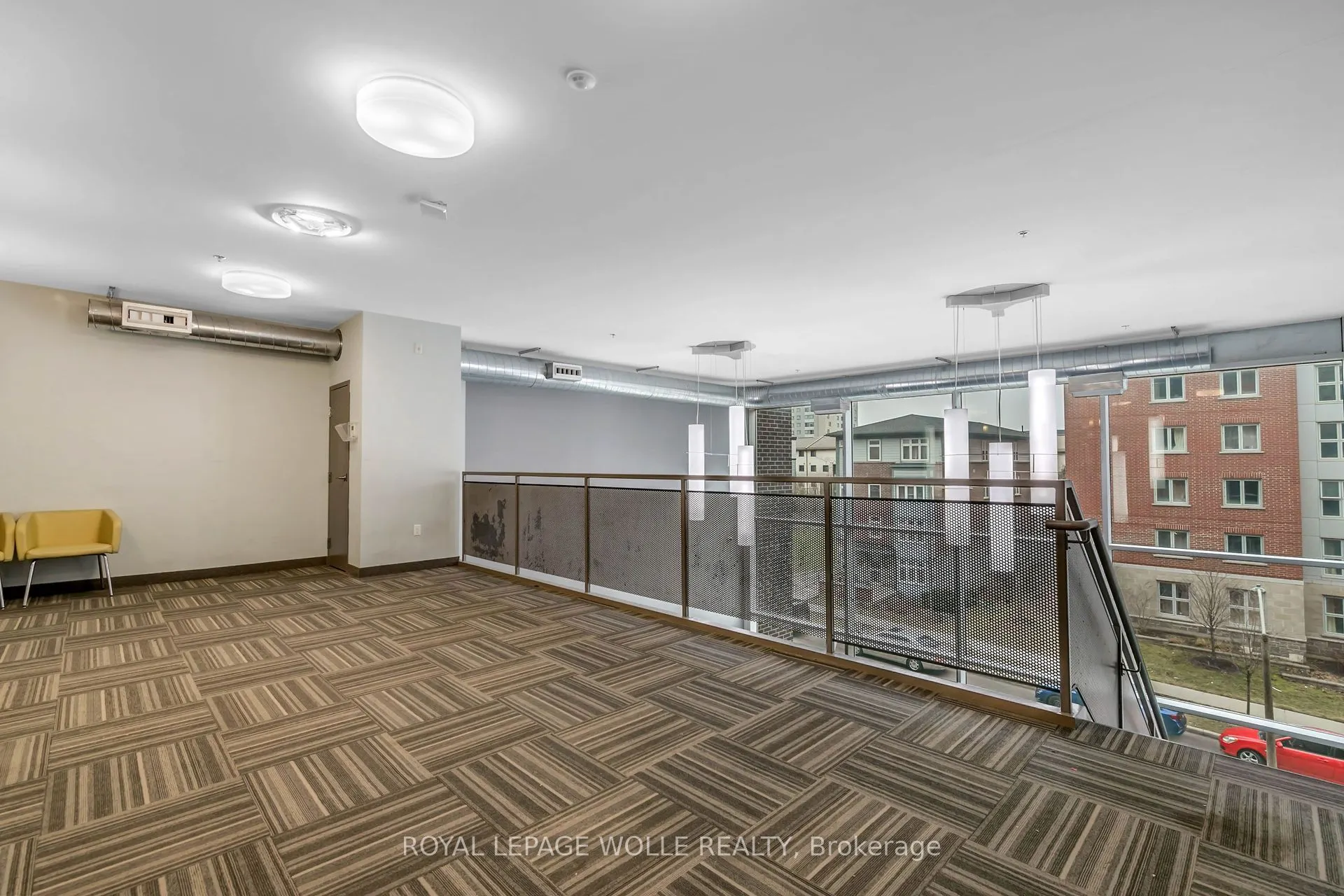 280 Lester Street #404