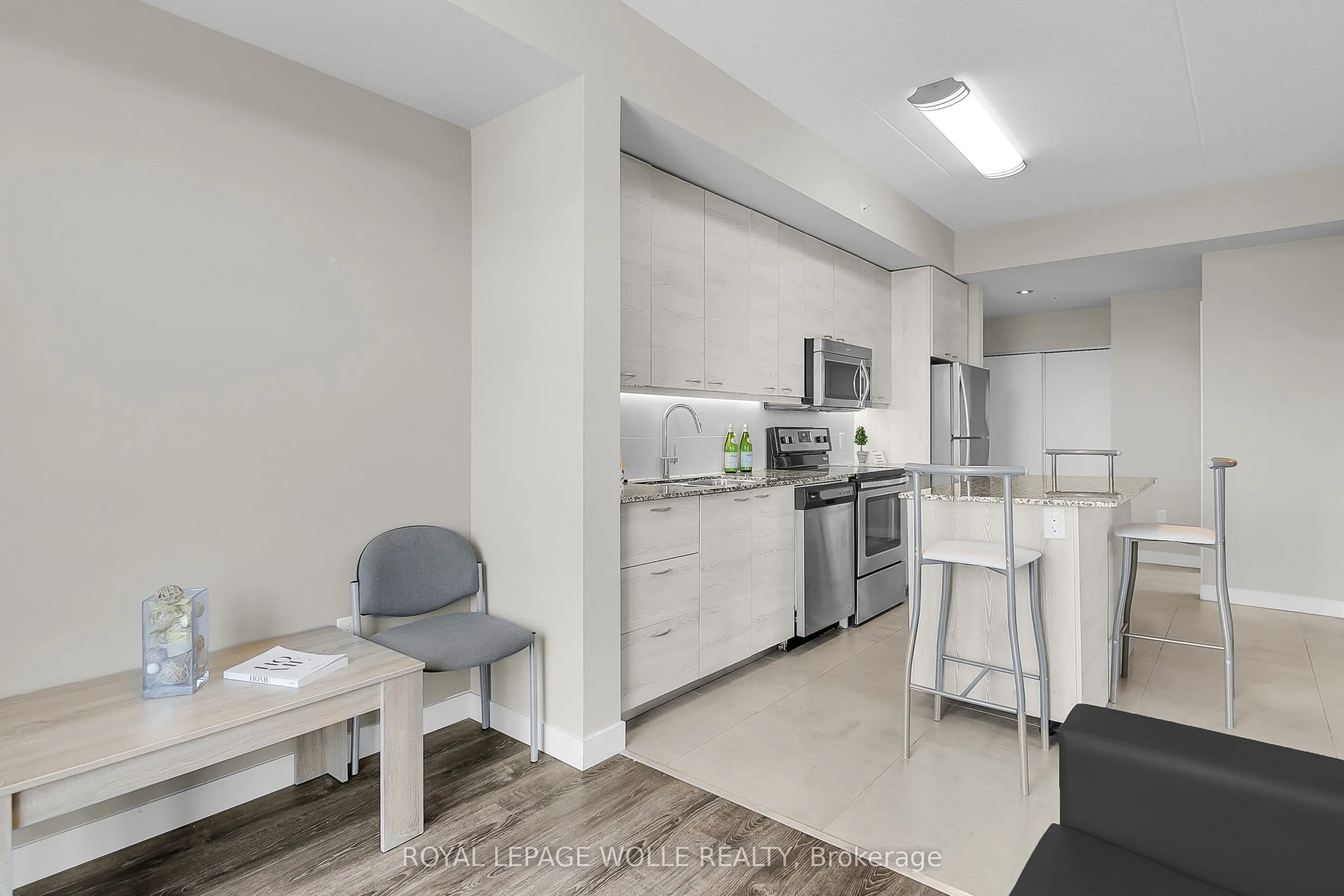 280 Lester Street #404