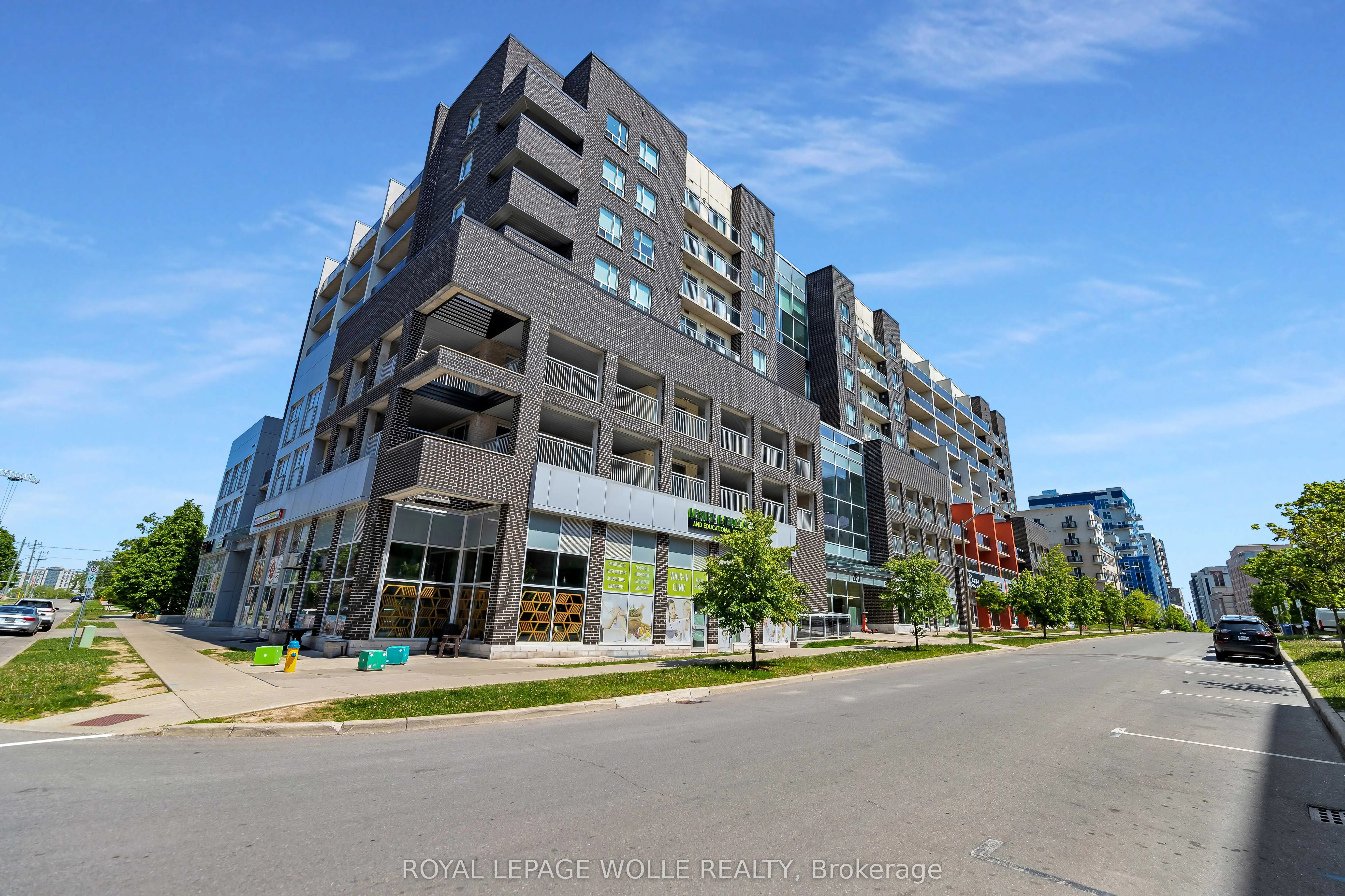 280 Lester Street #404