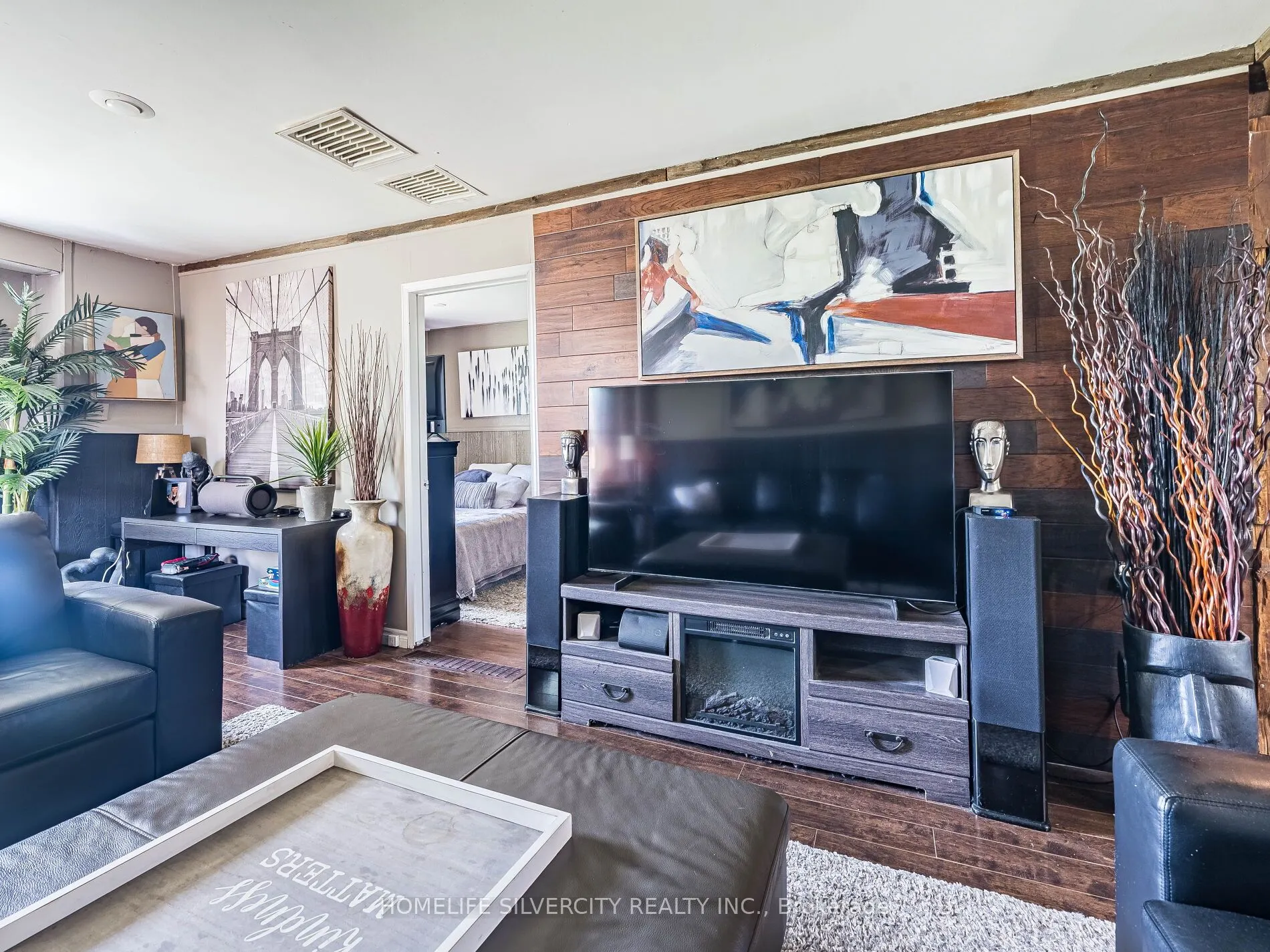 4613 N Service Road