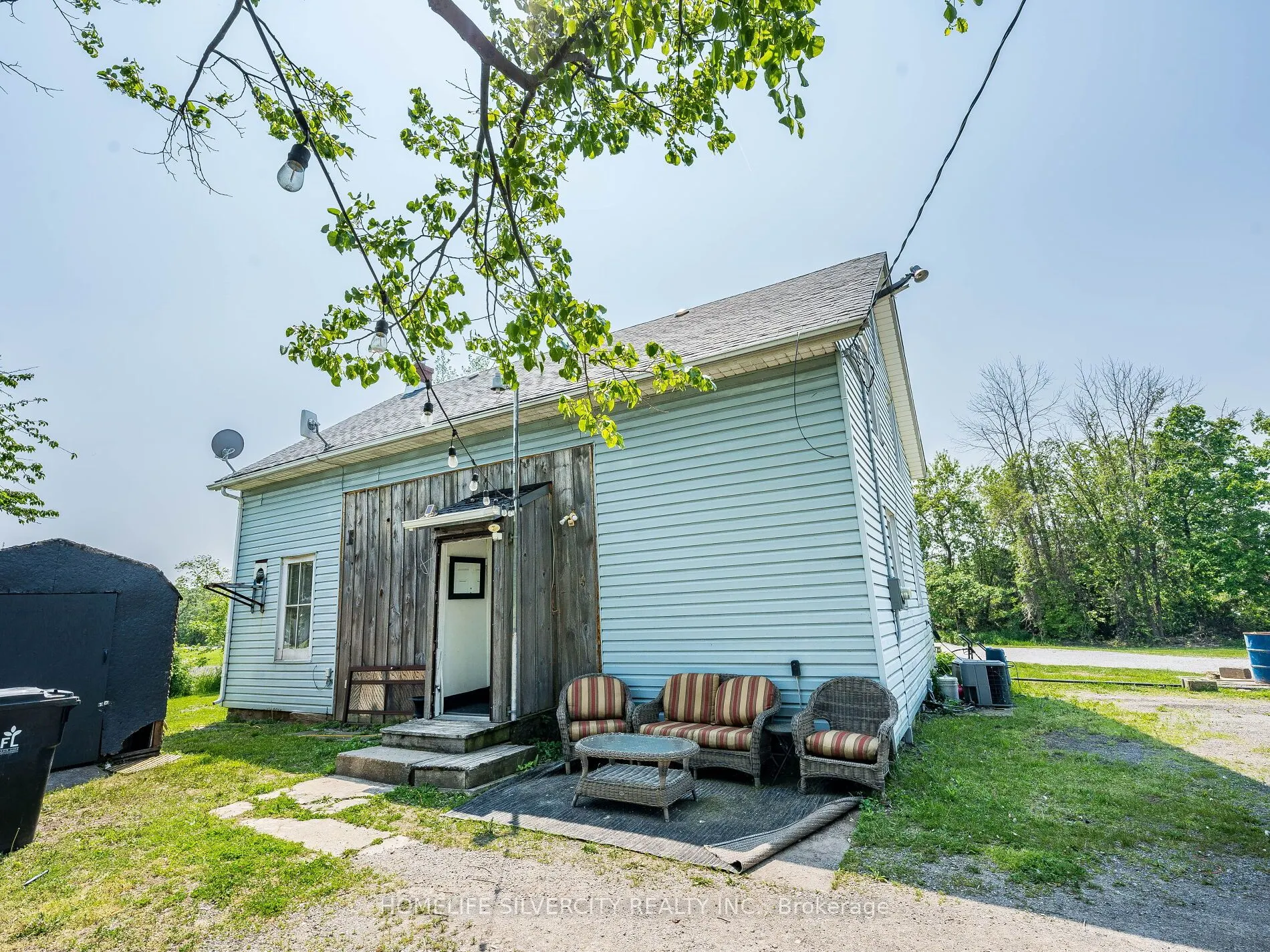 4613 N Service Road