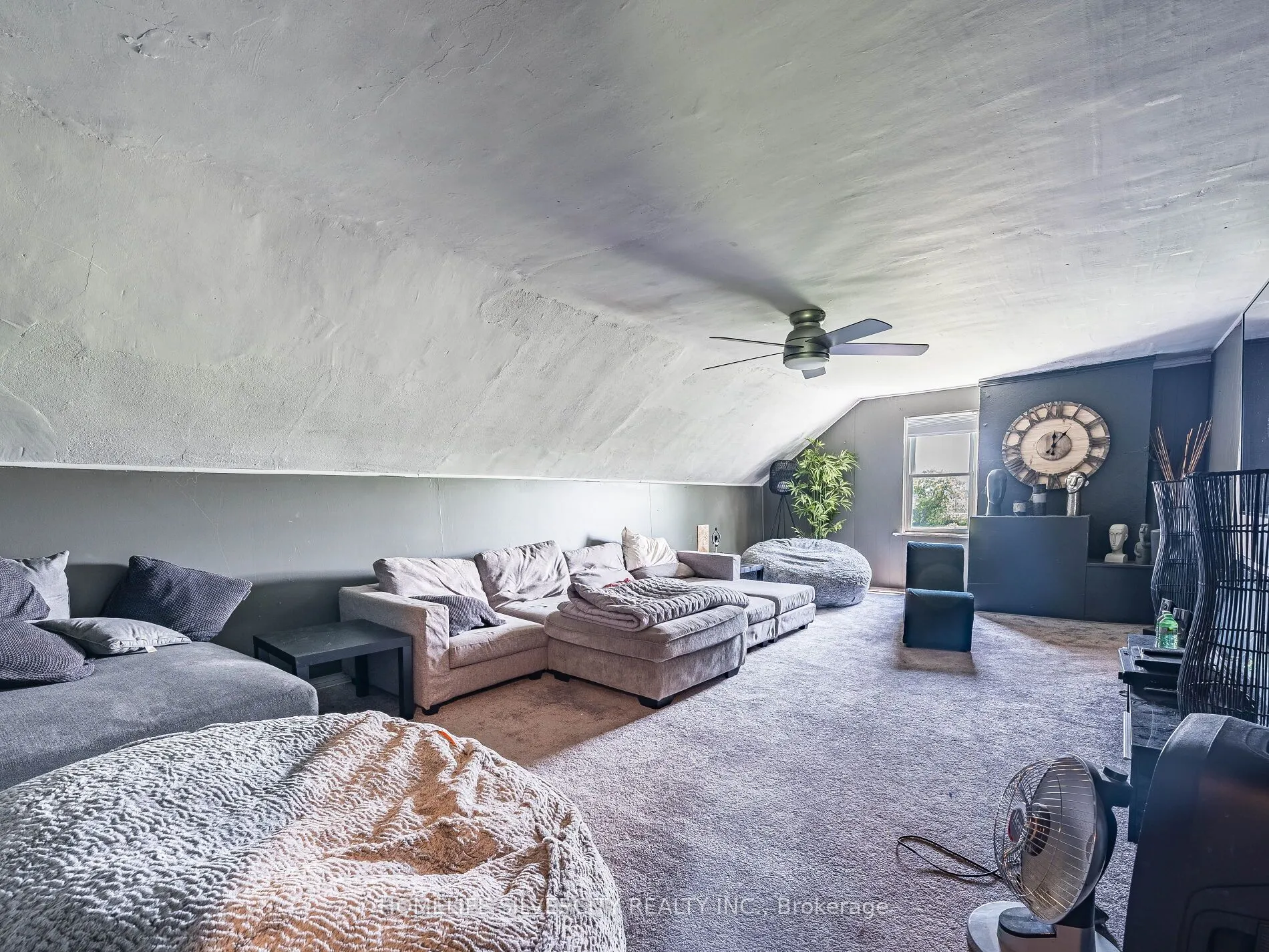 4613 N Service Road