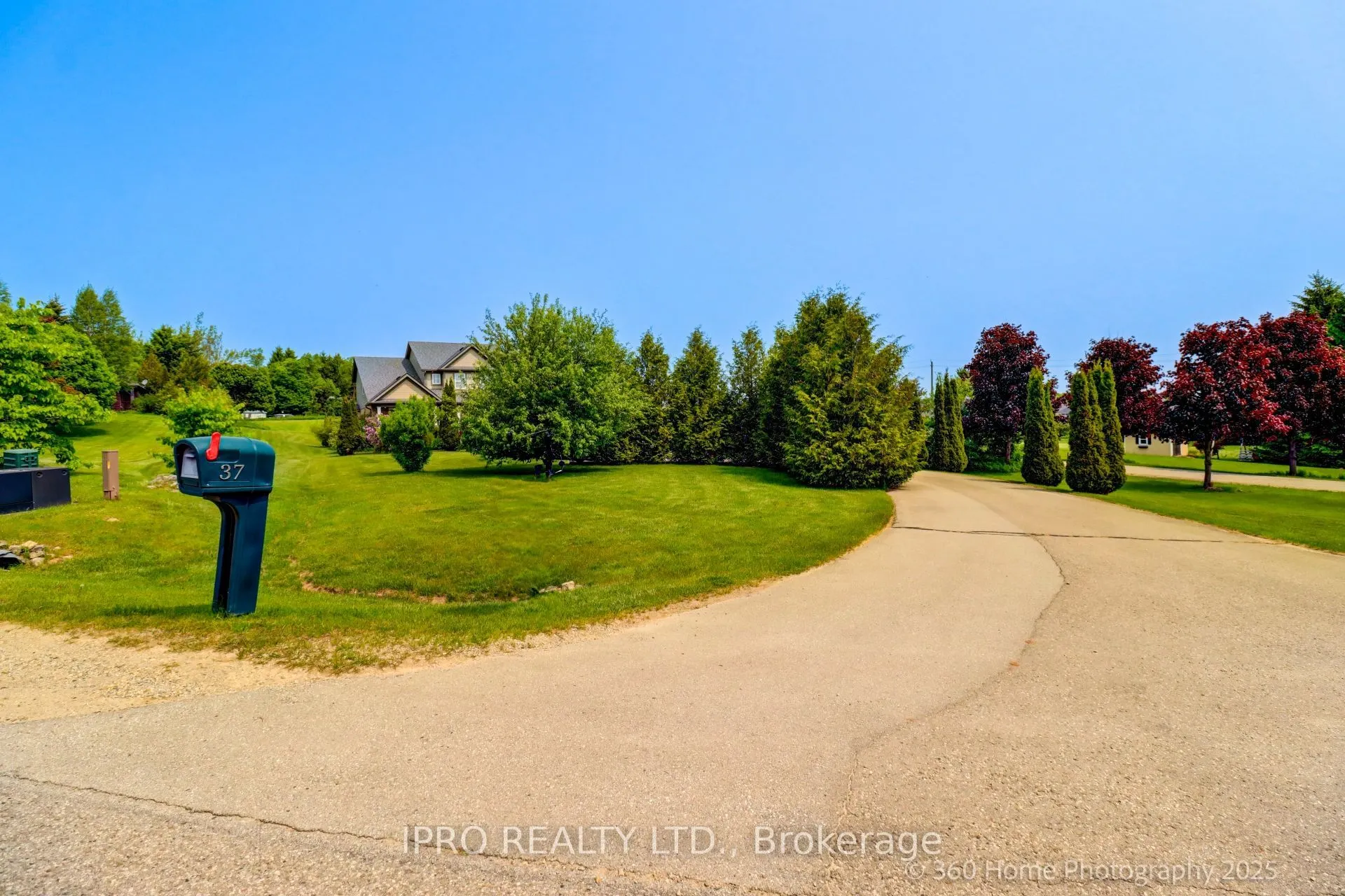 37 Woodland Drive