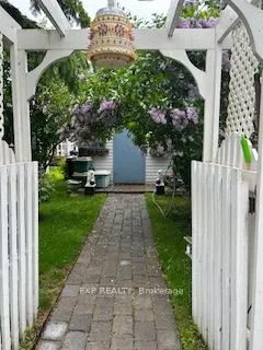 3 Mireille Private E