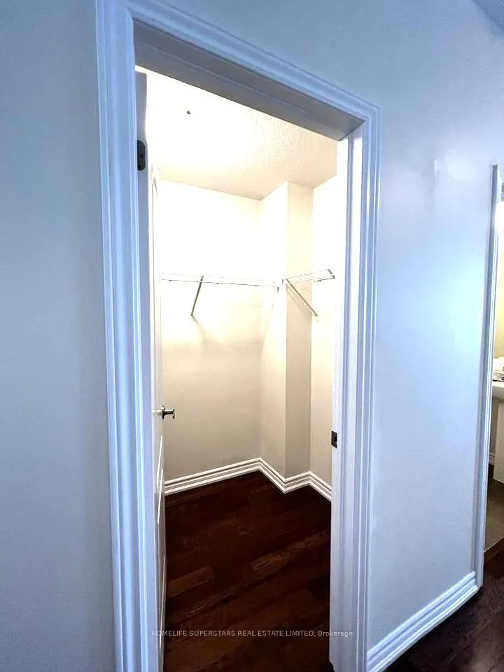 216 Explorer Way