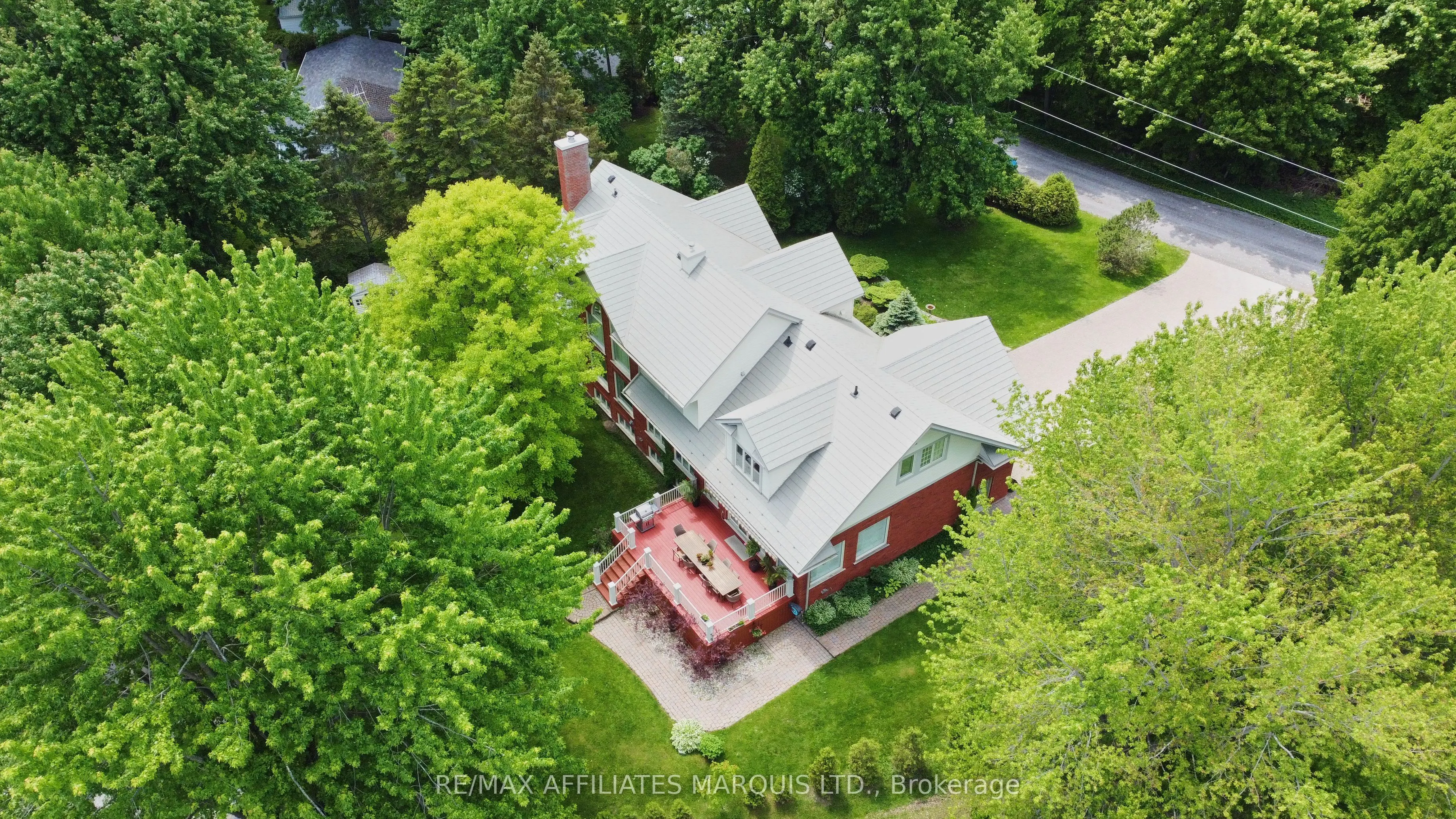 20562 Old Montreal Road