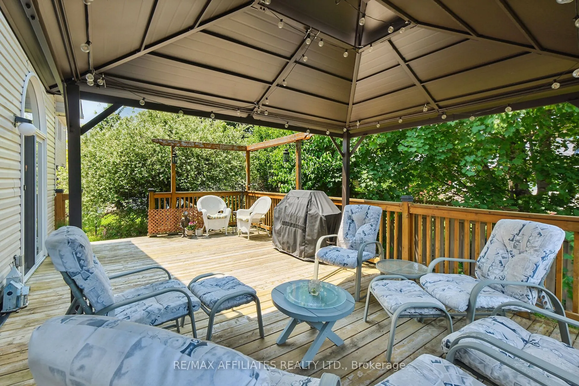 176 Topaze Crescent
