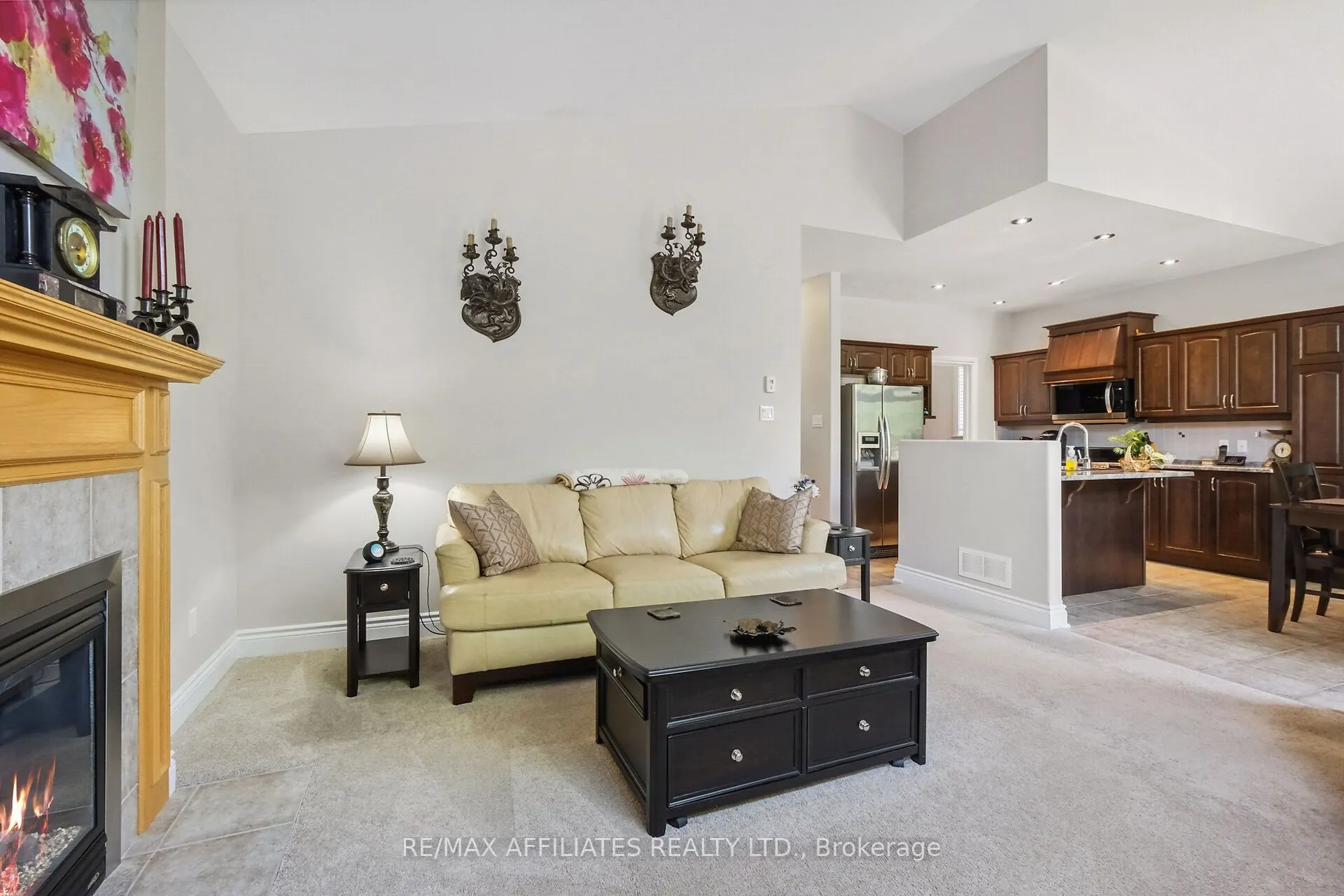176 Topaze Crescent
