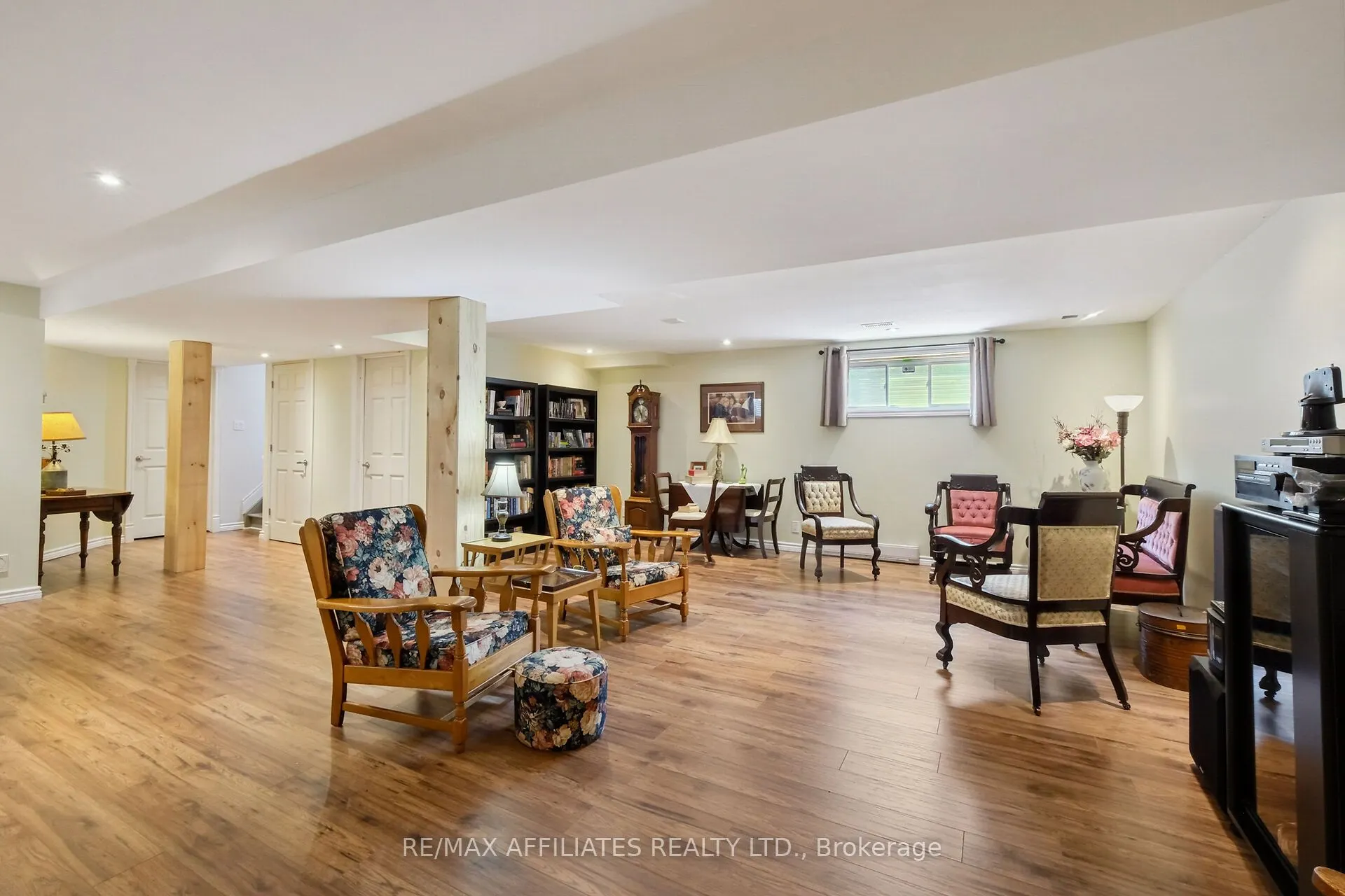 176 Topaze Crescent