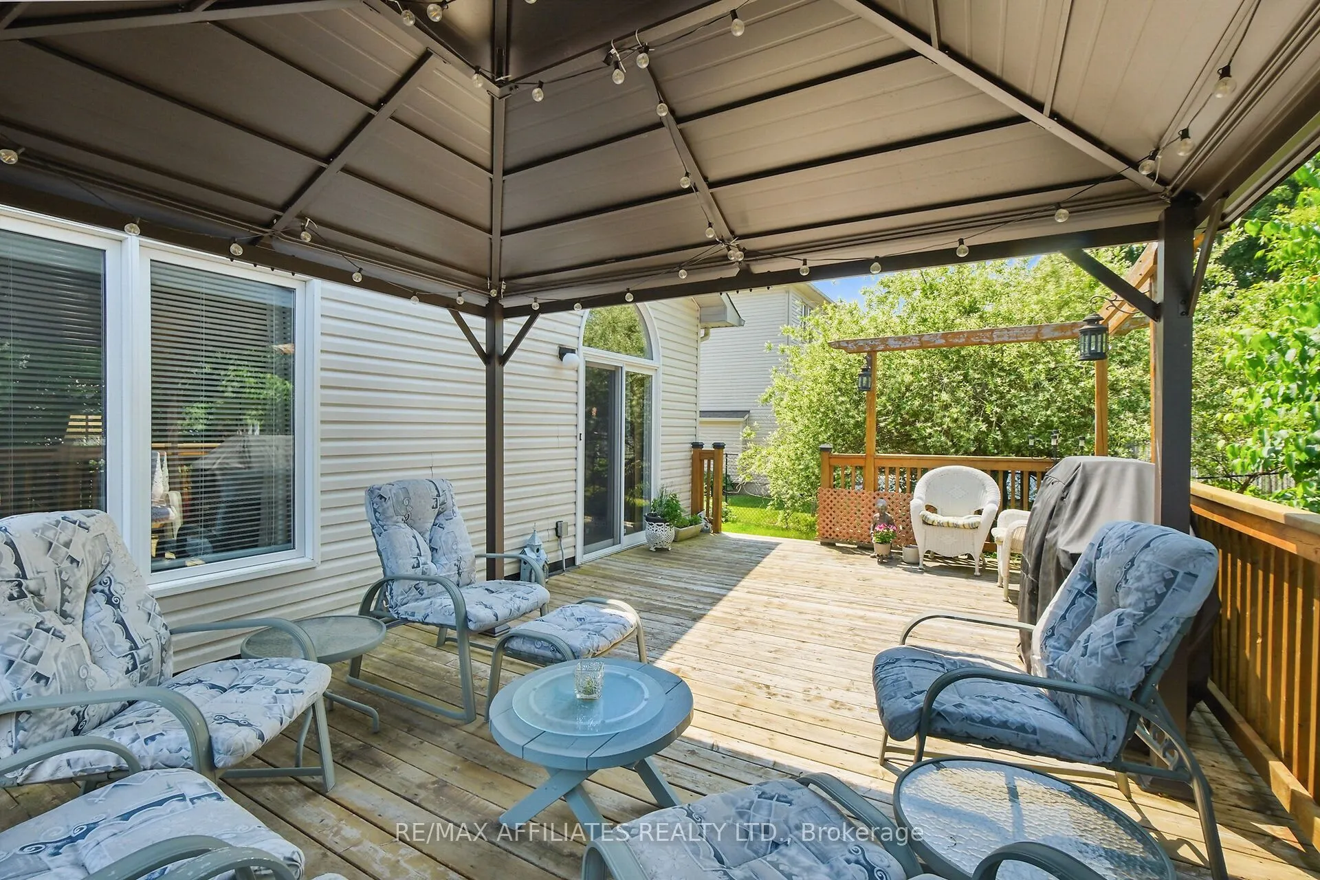 176 Topaze Crescent