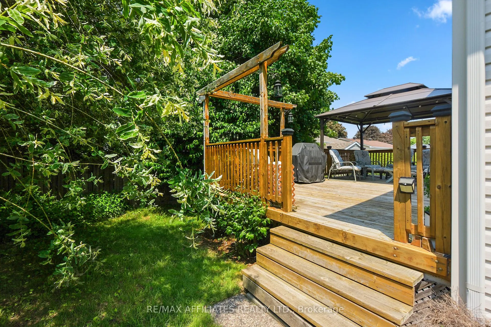 176 Topaze Crescent