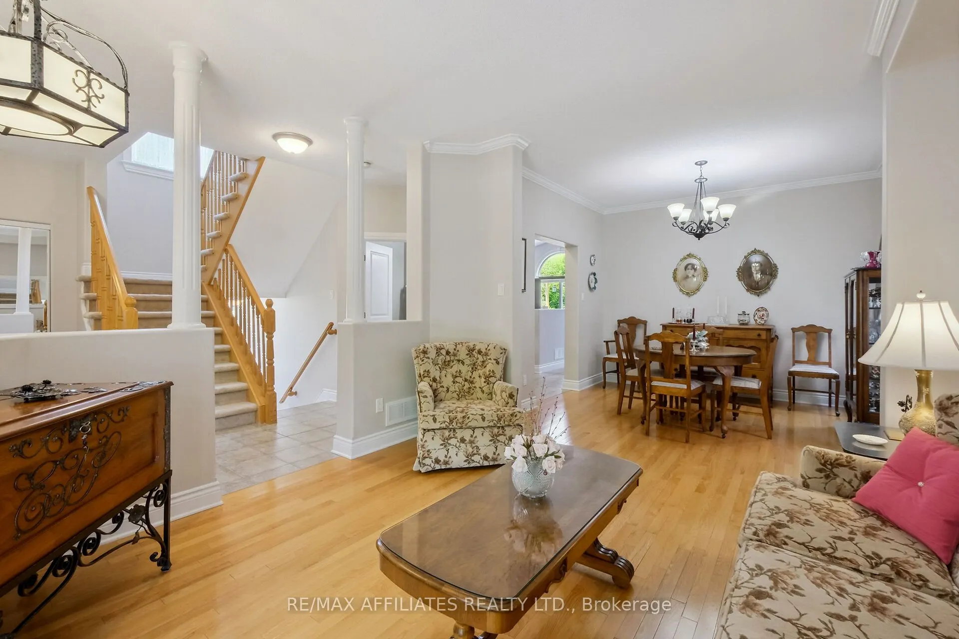 176 Topaze Crescent