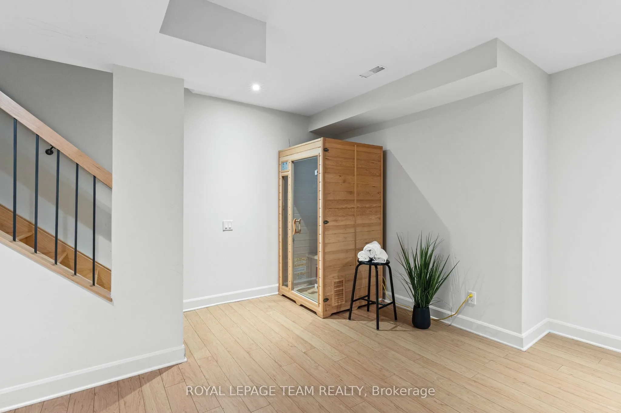 5 Rosedale Avenue