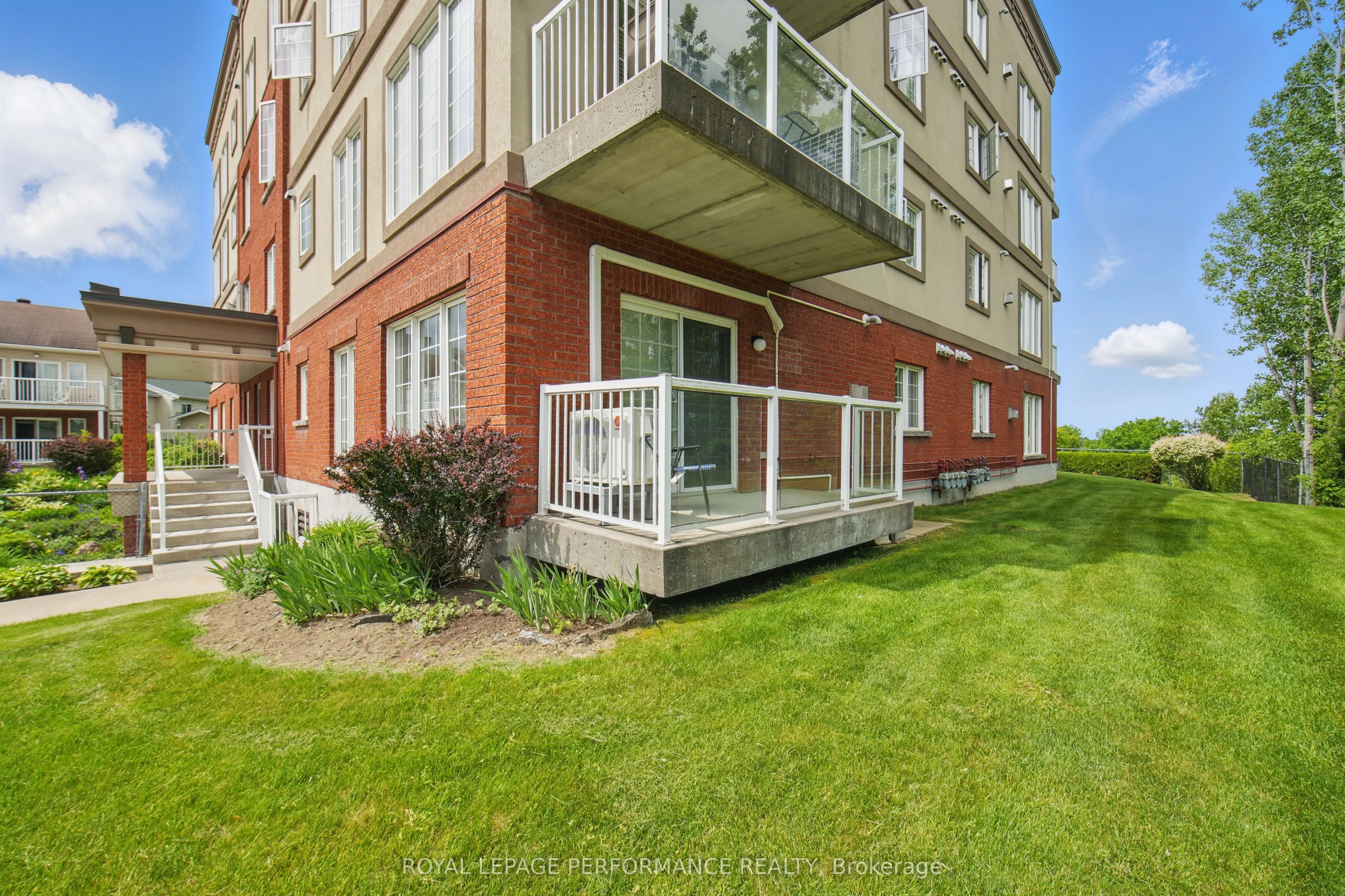 1404 Clement Street, #113