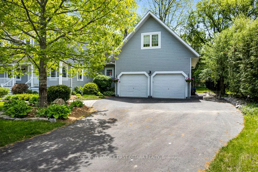 10 Perkins Boulevard